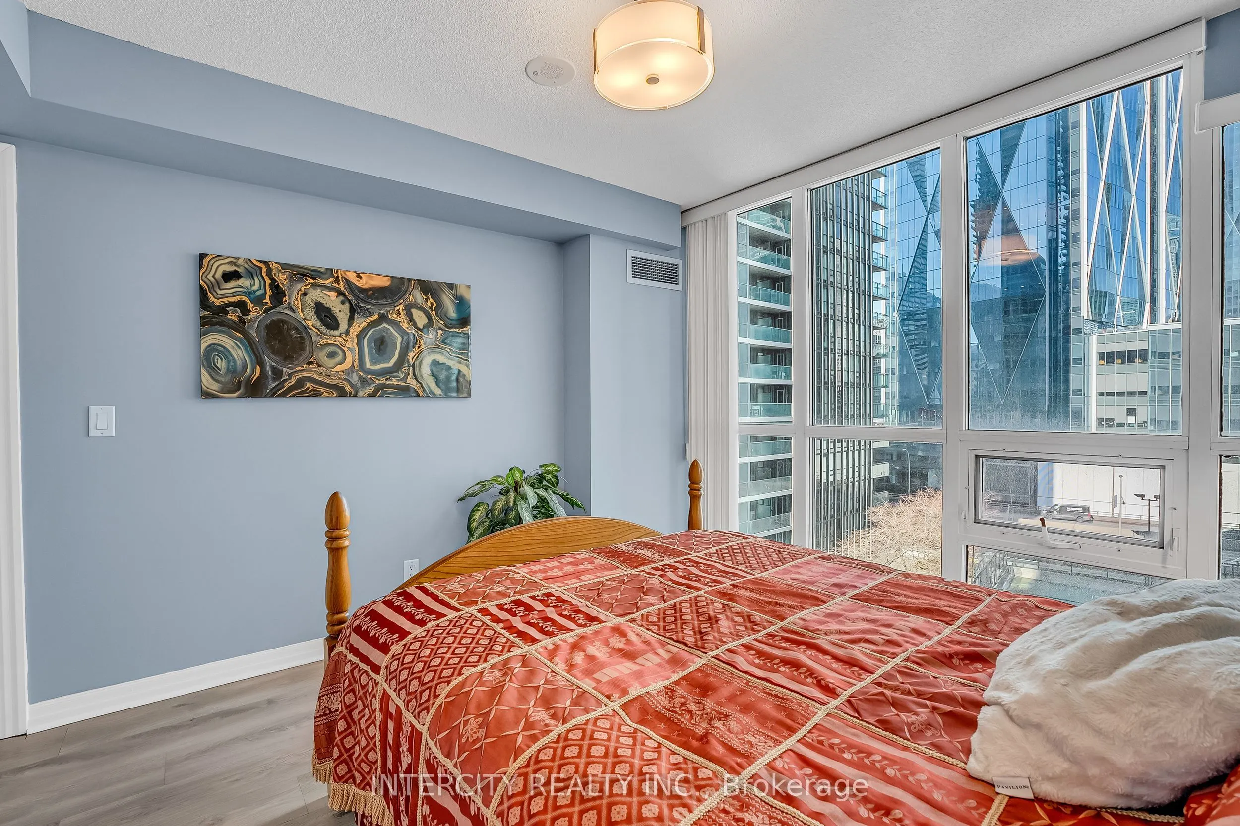 12 Yonge Street #1010