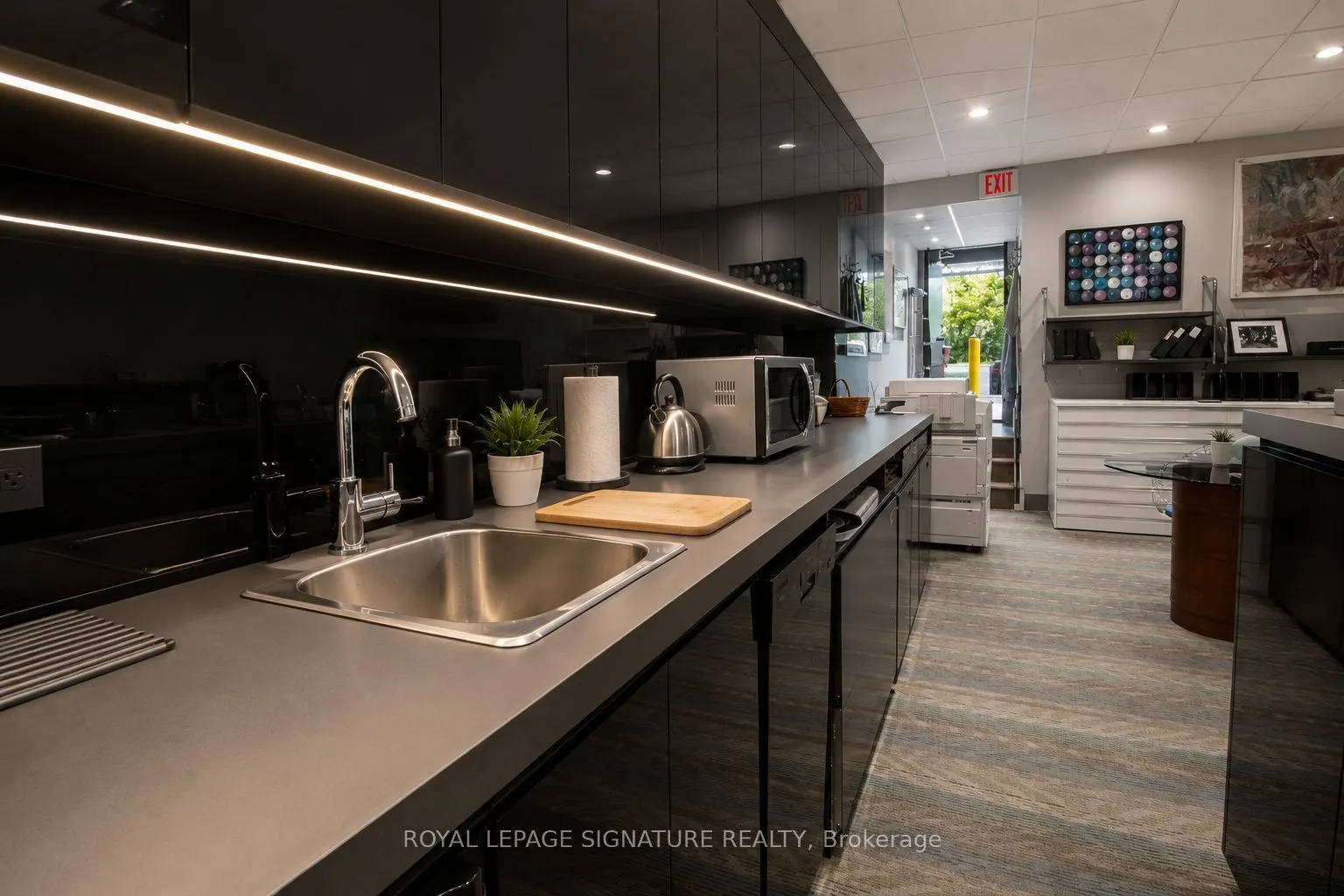 220 Avenue Road #4