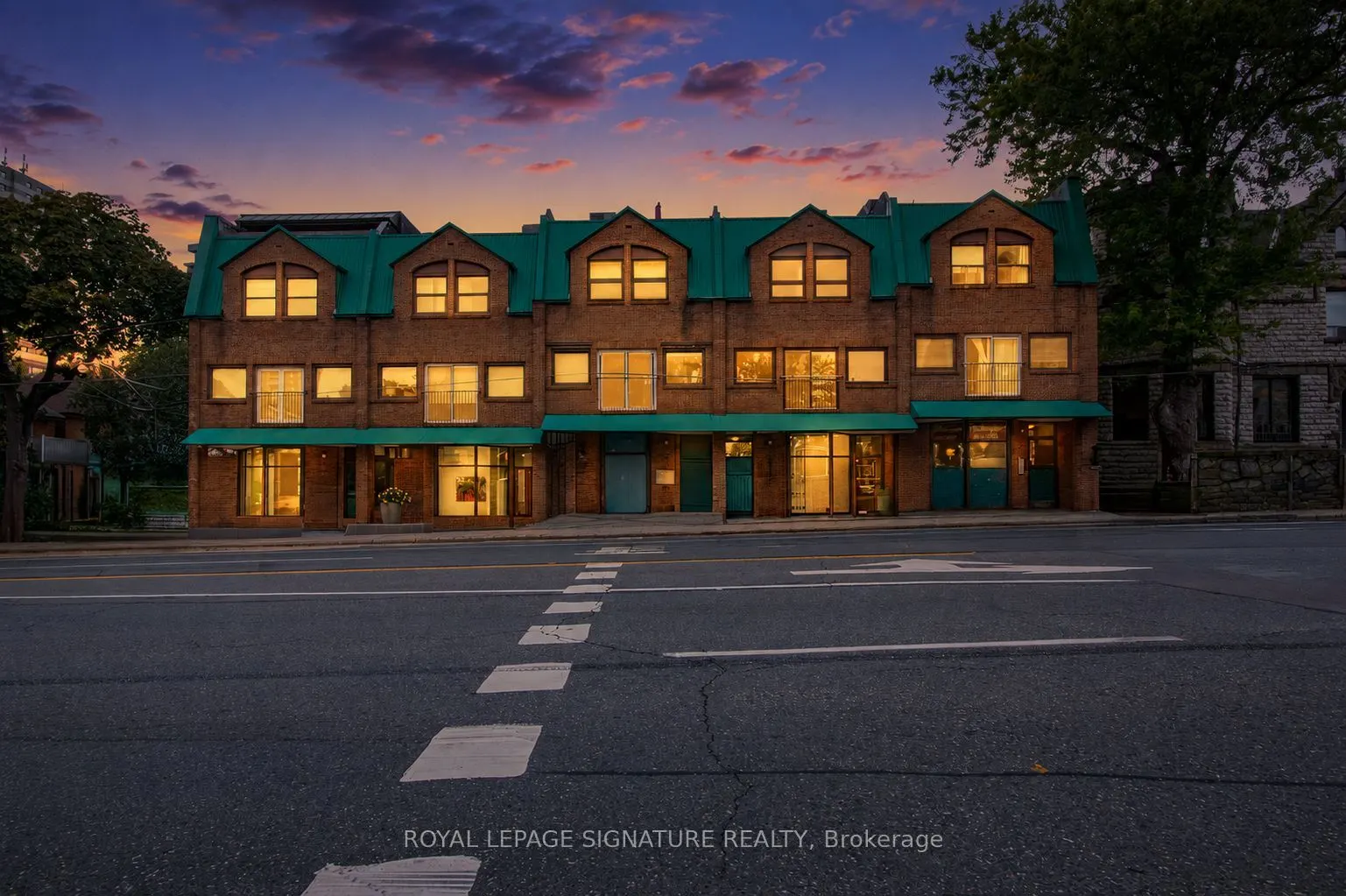 220 Avenue Road #4