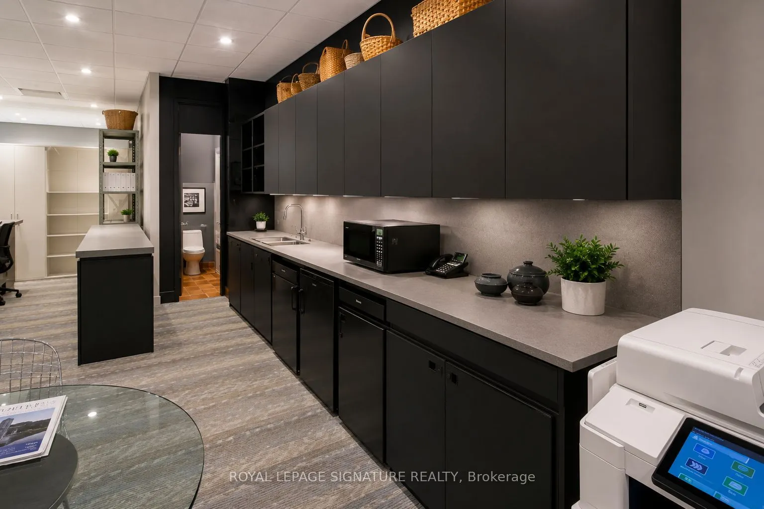 220 Avenue Road #4