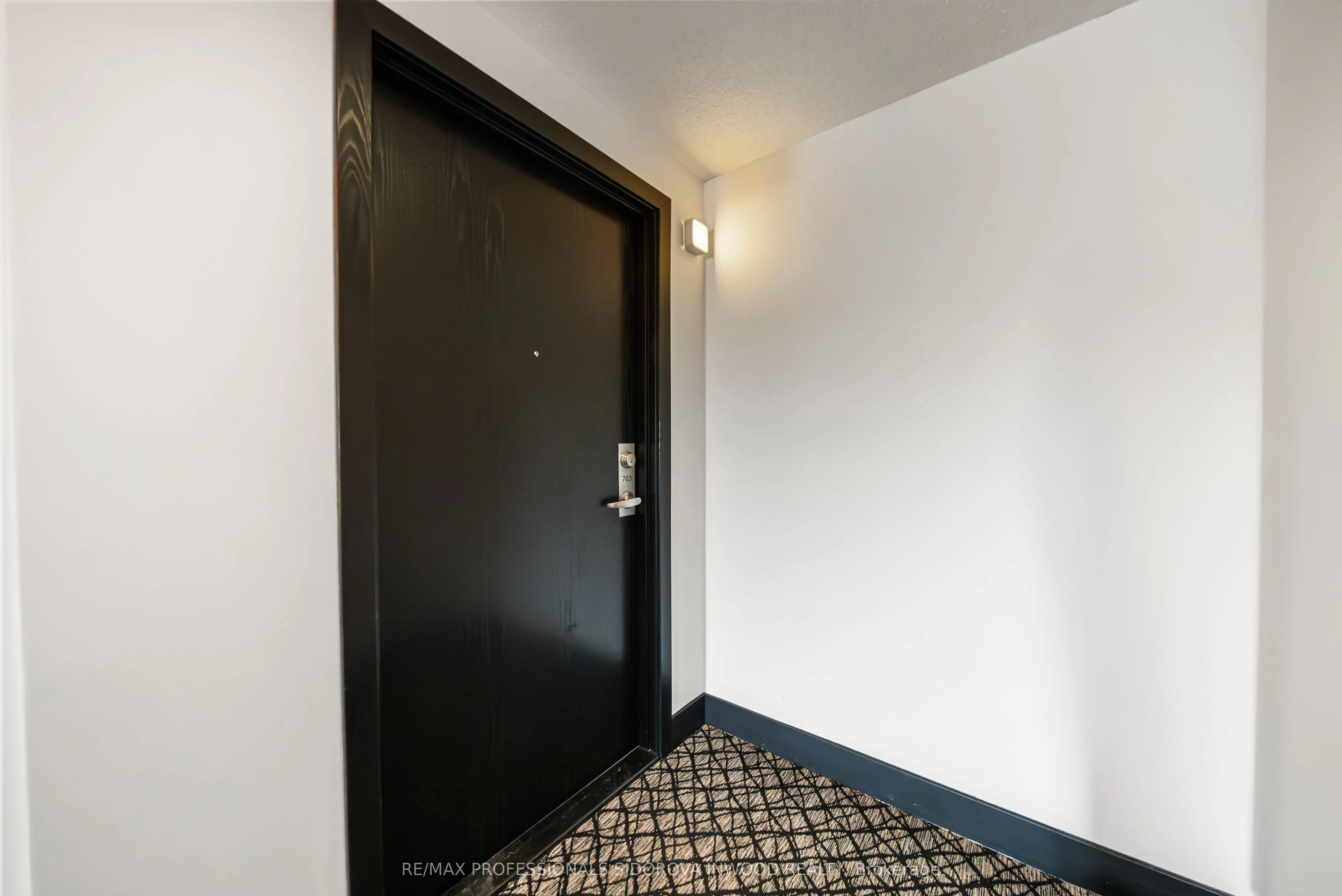 225 Sackville Street #703