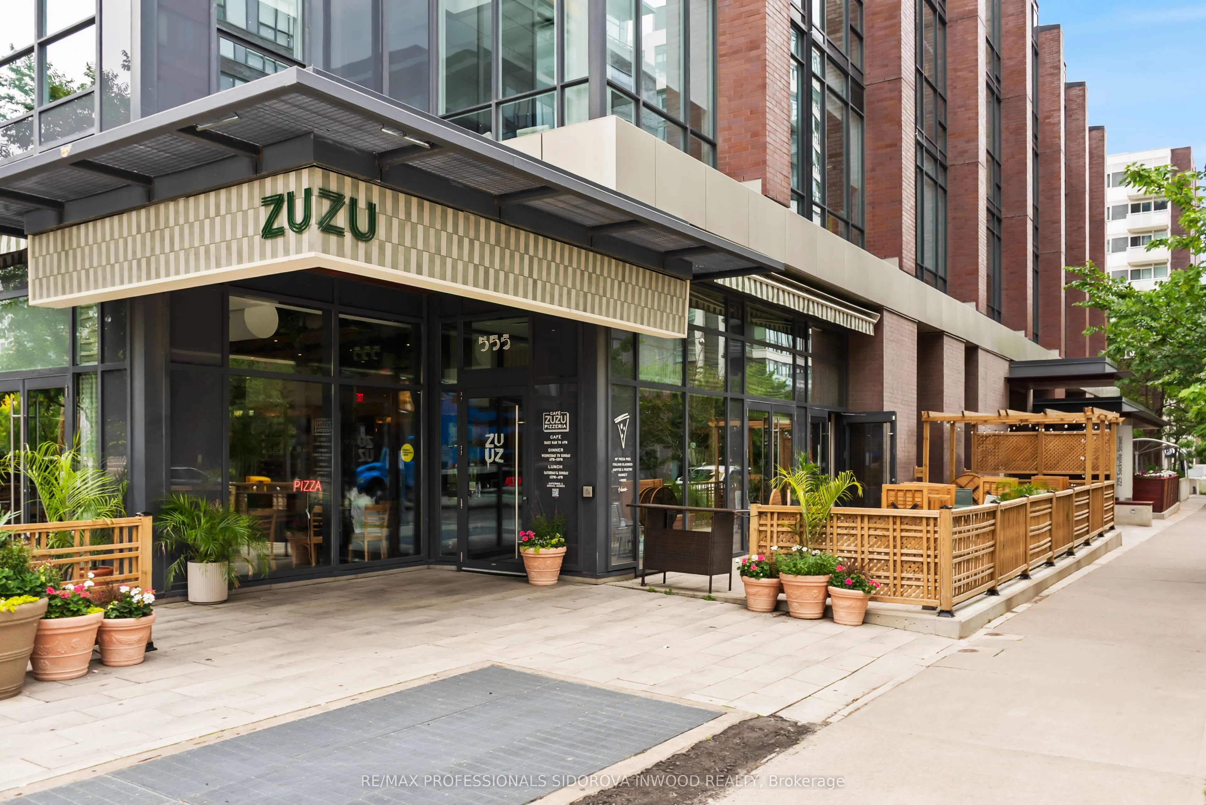 225 Sackville Street #703