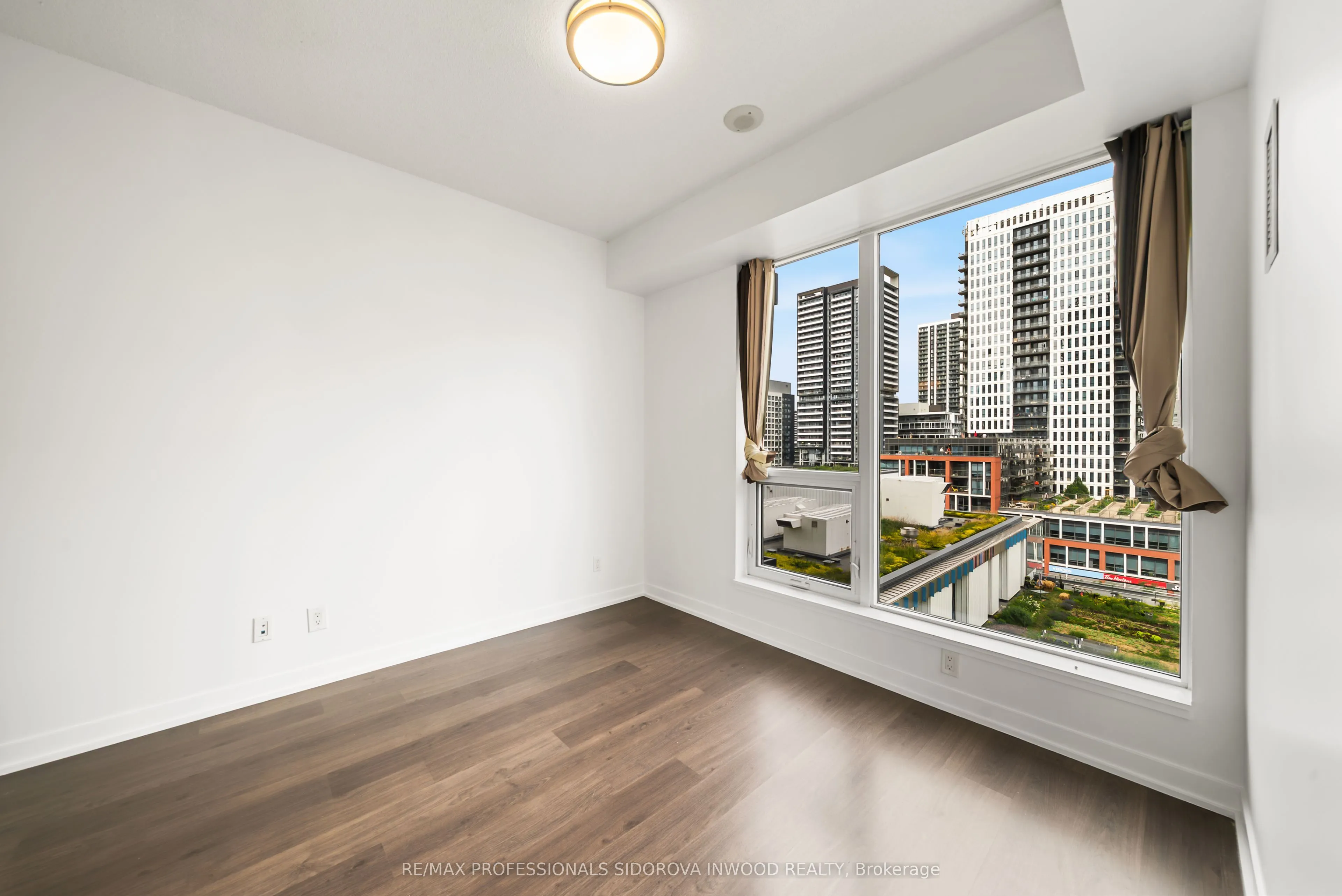 225 Sackville Street #703