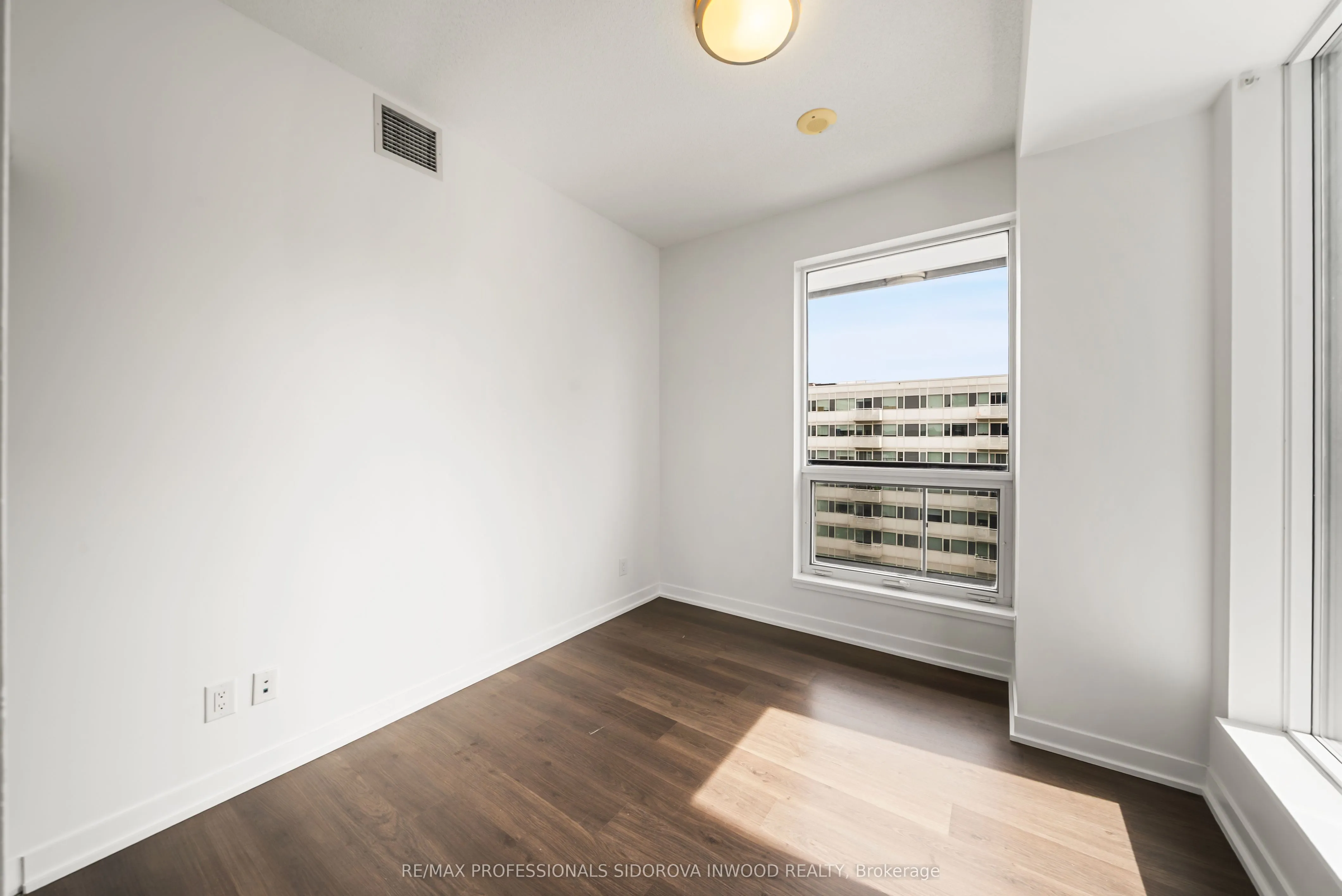 225 Sackville Street #703