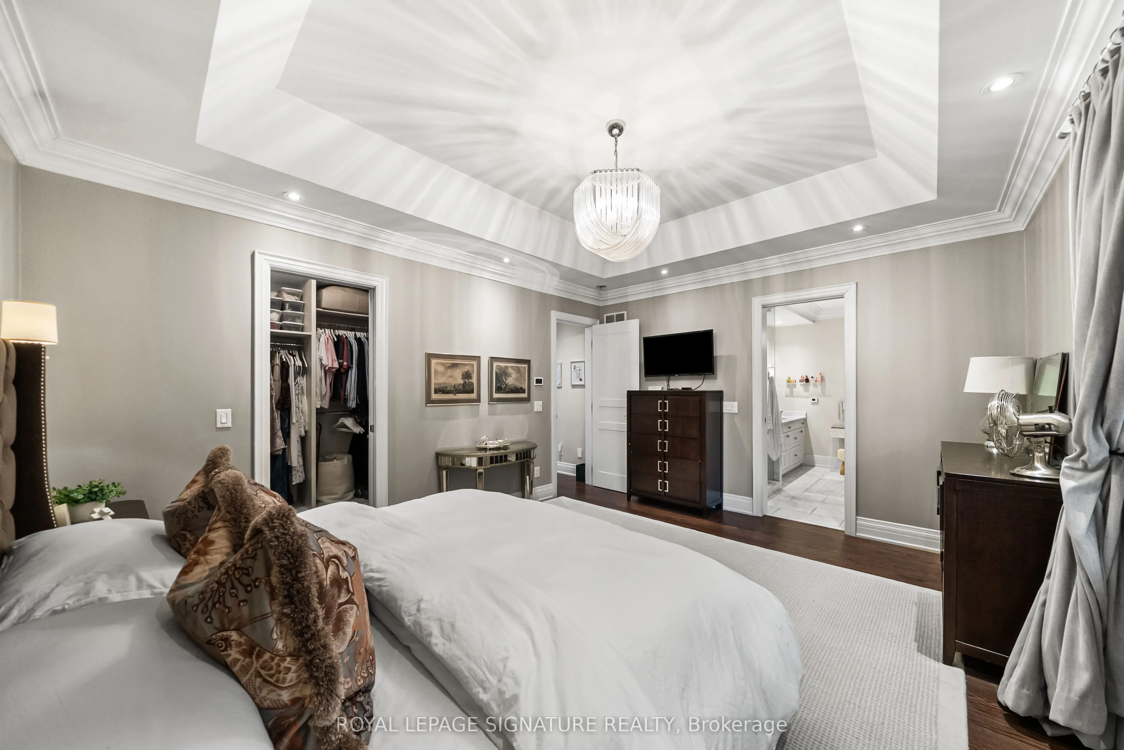 39 Regina Avenue