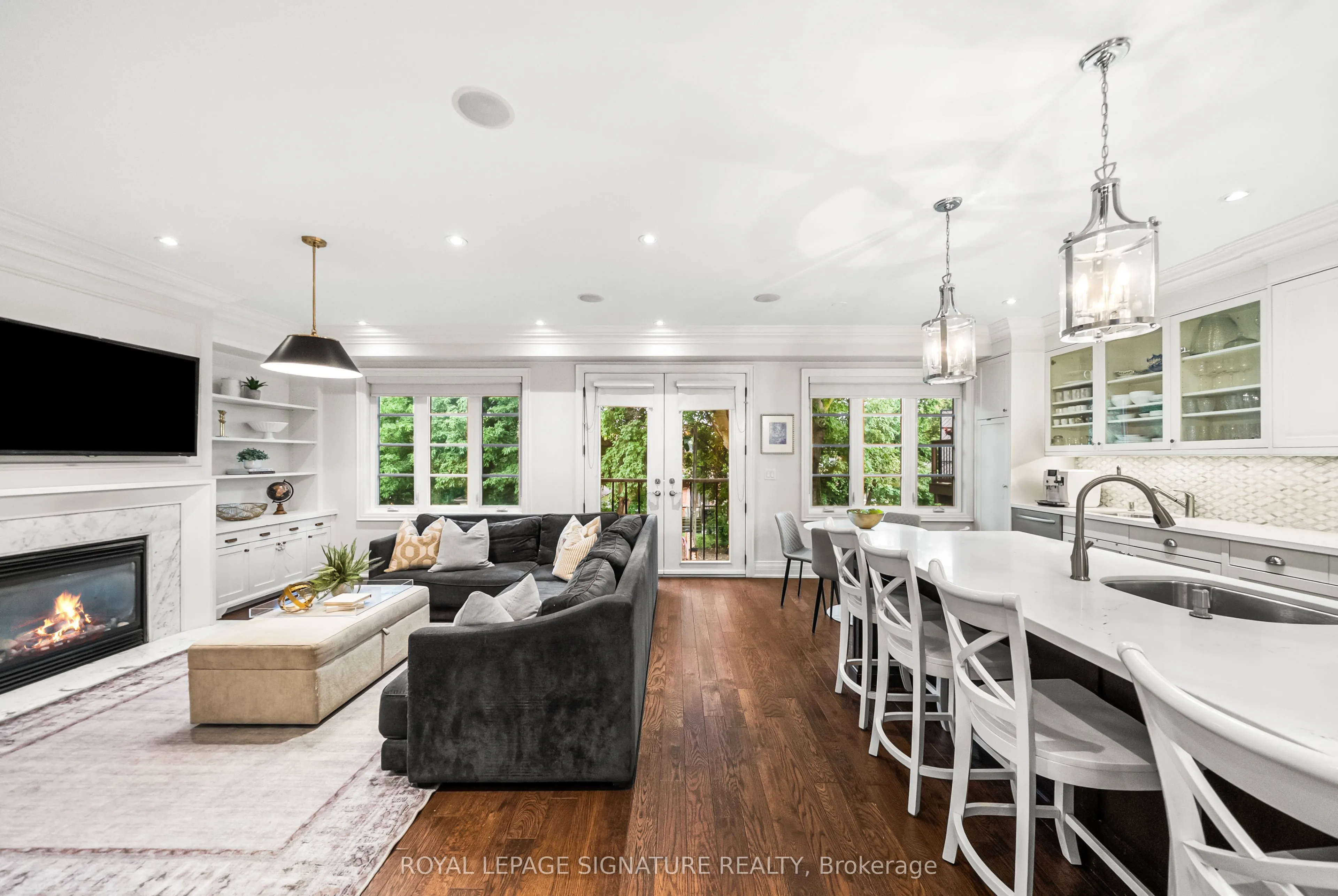 39 Regina Avenue