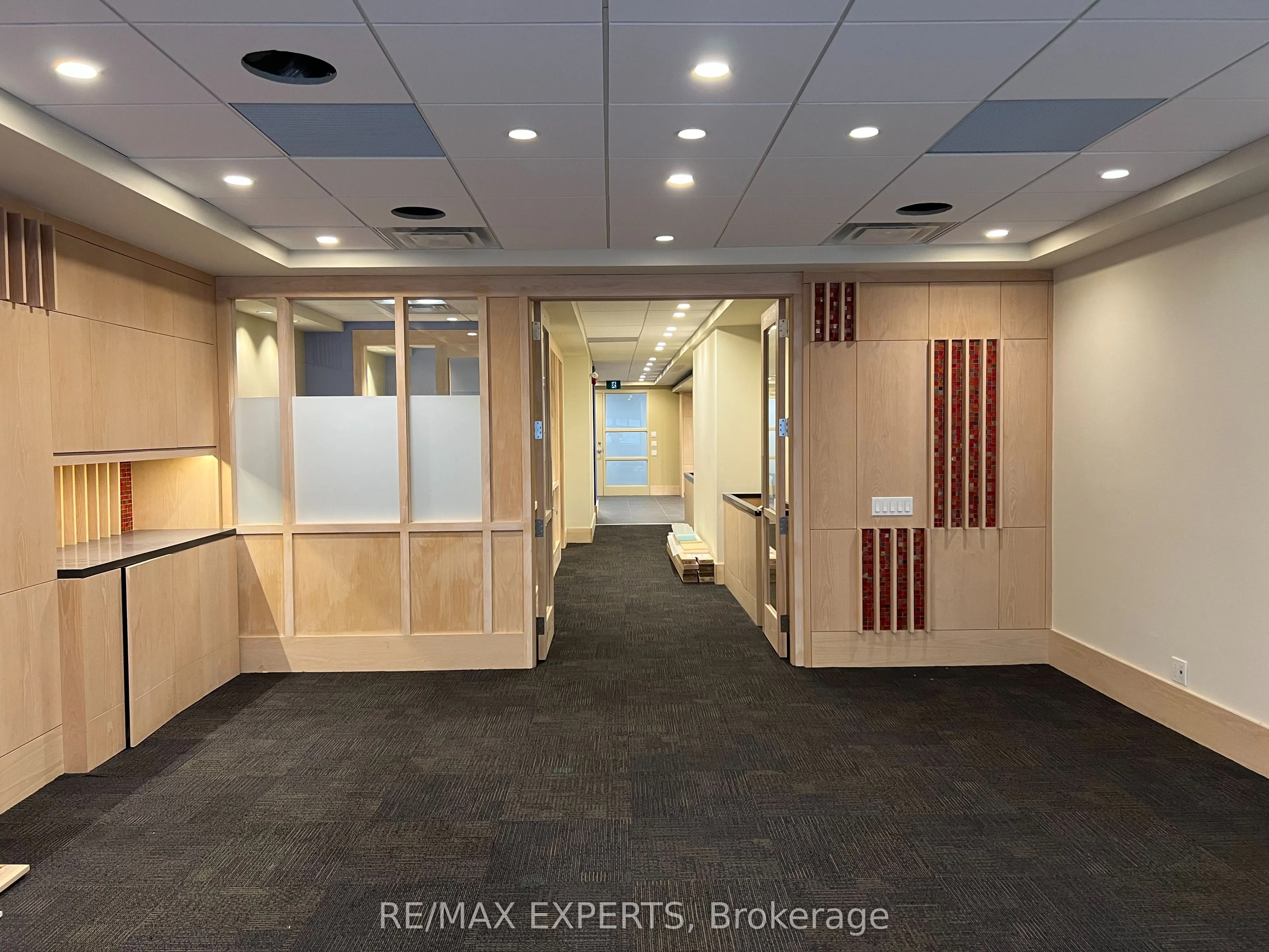 720 Spadina Avenue #410