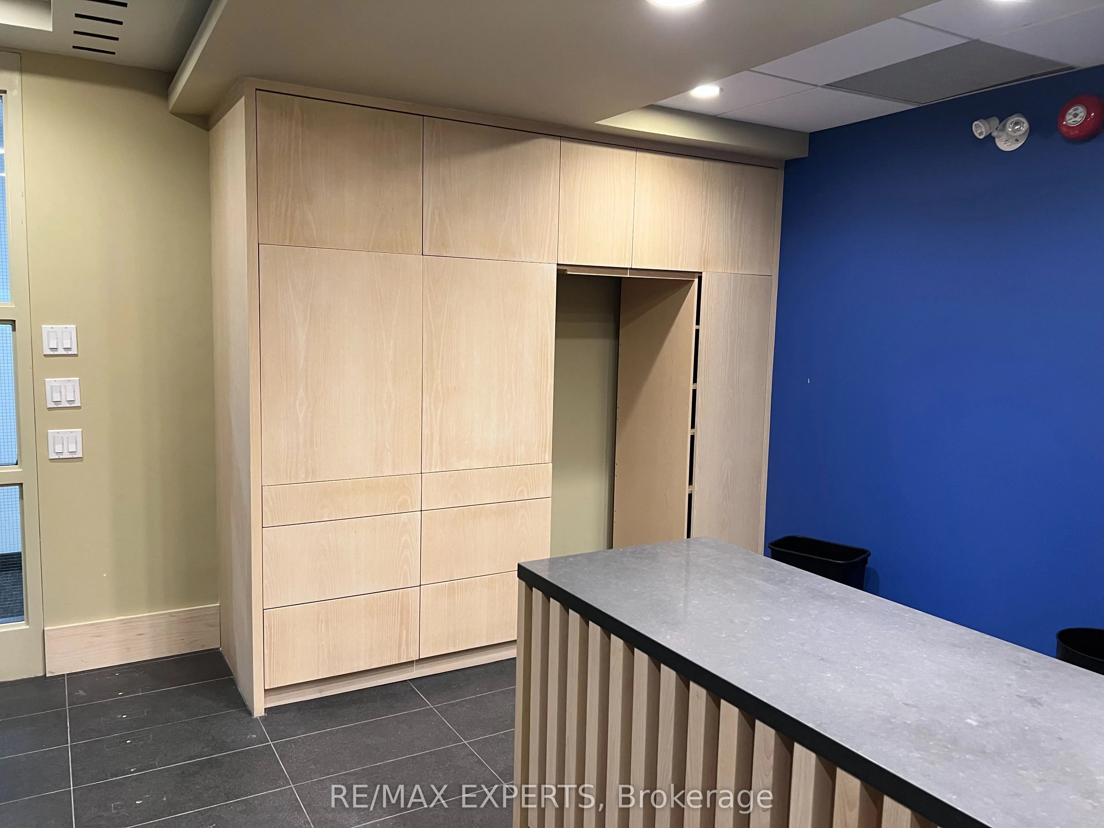 720 Spadina Avenue #410