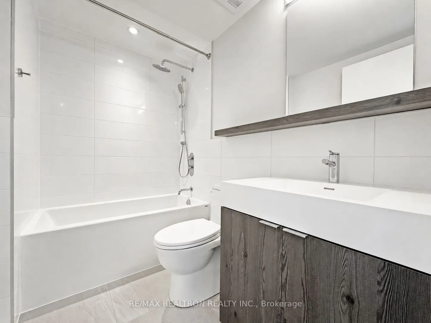 664 Spadina Avenue #1001