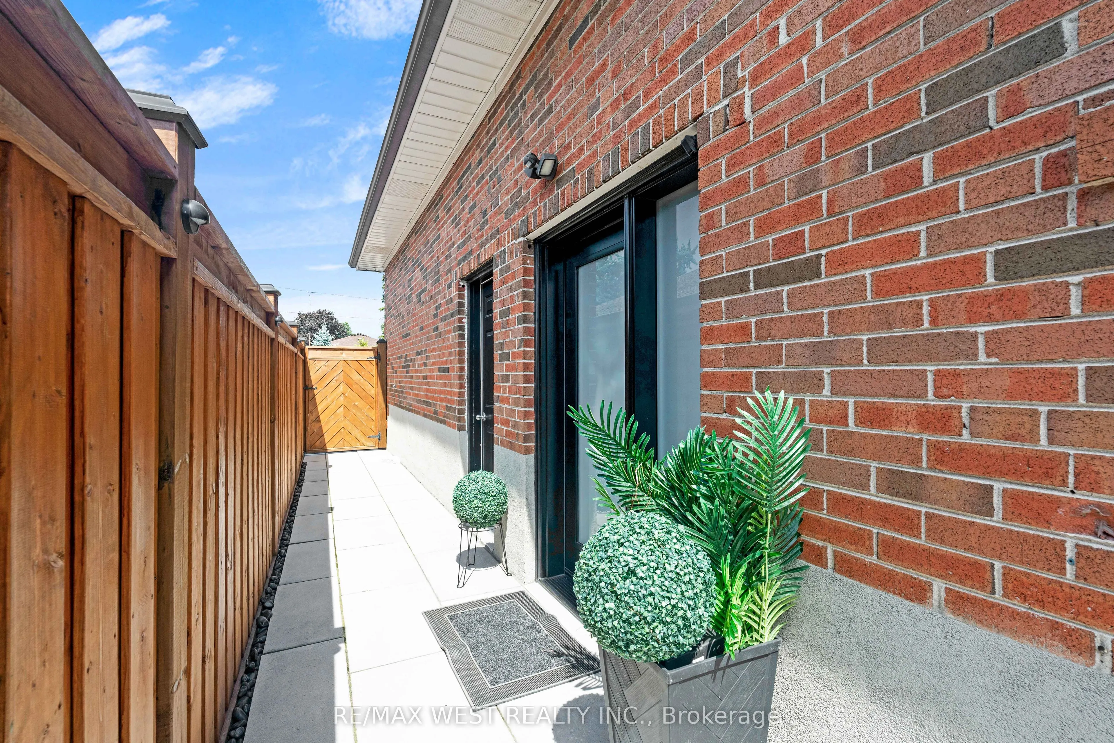 177 Searle Avenue