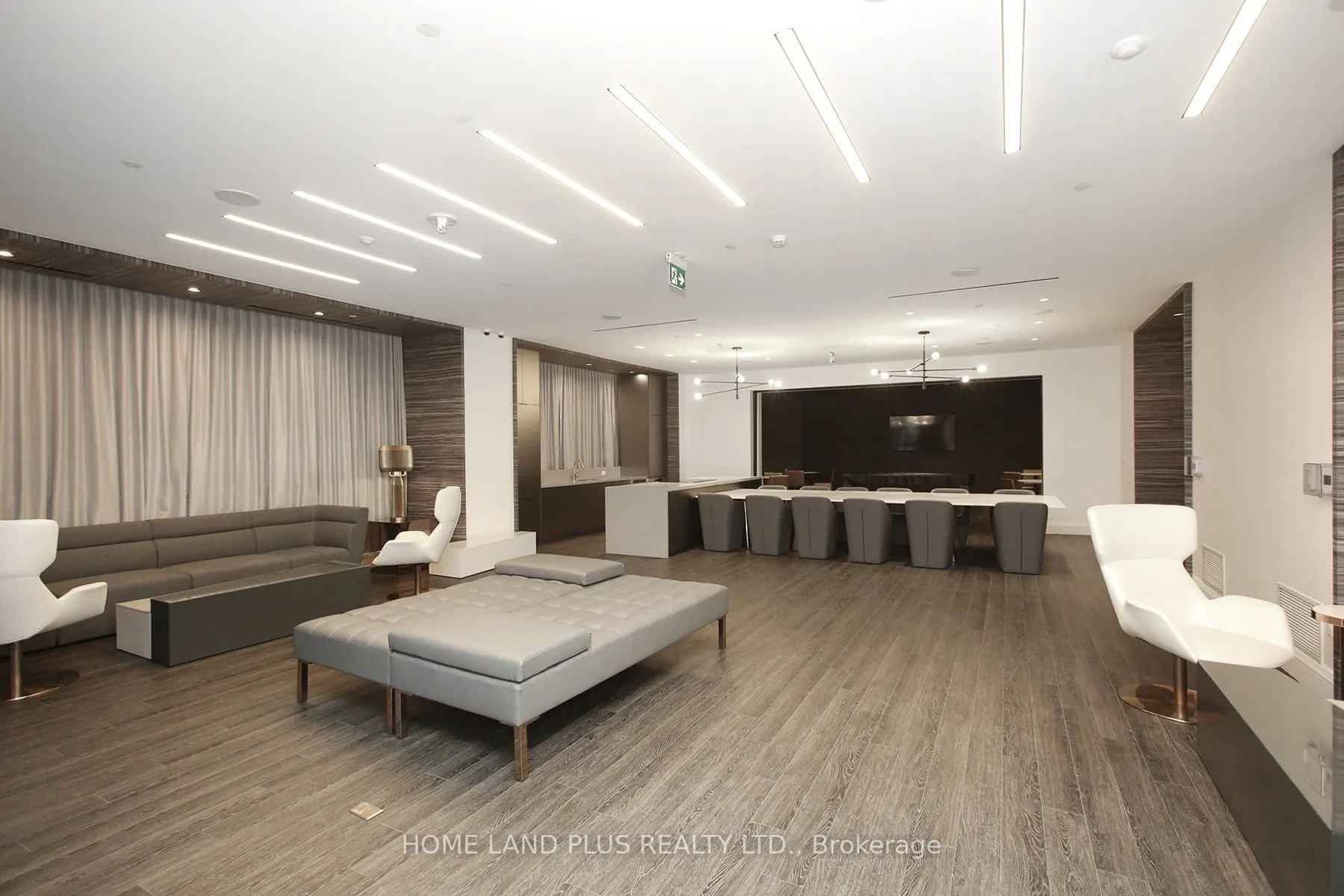 39 Roehampton Avenue #2704