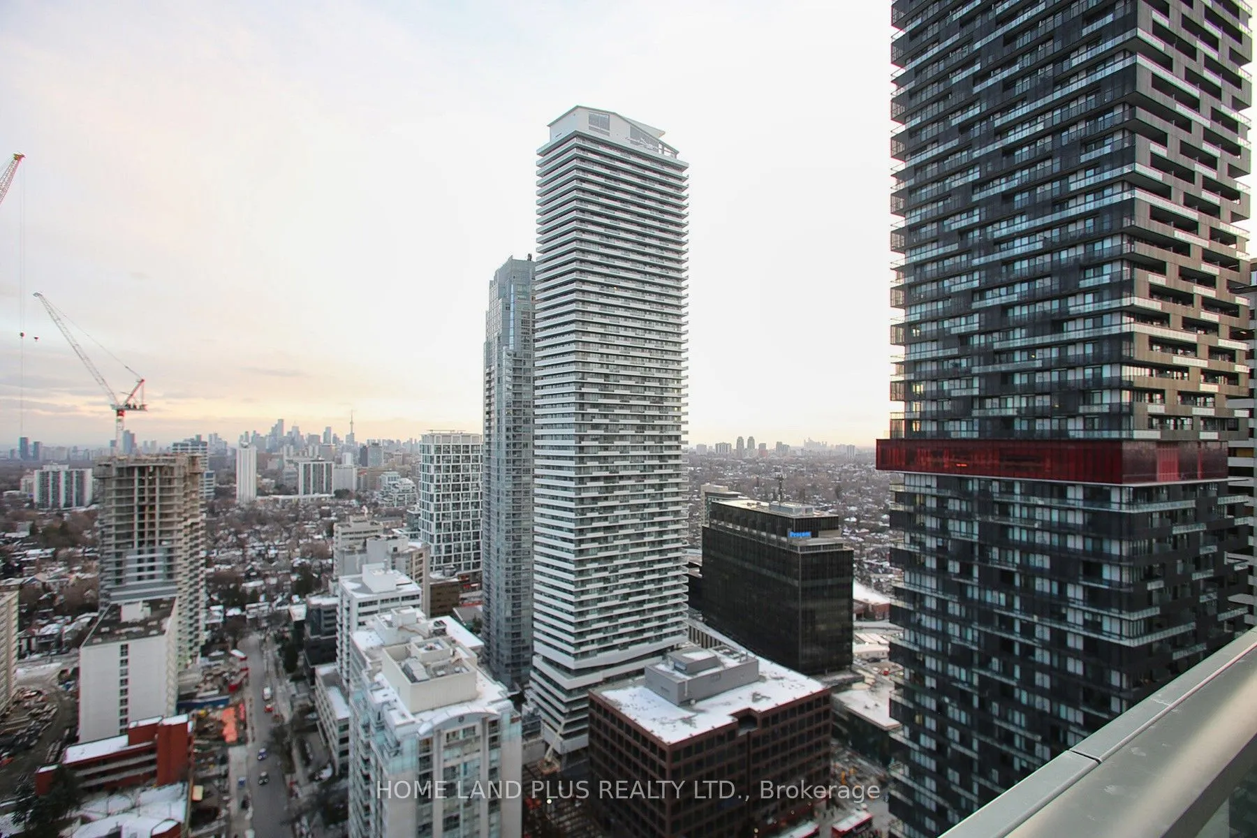 39 Roehampton Avenue #2704