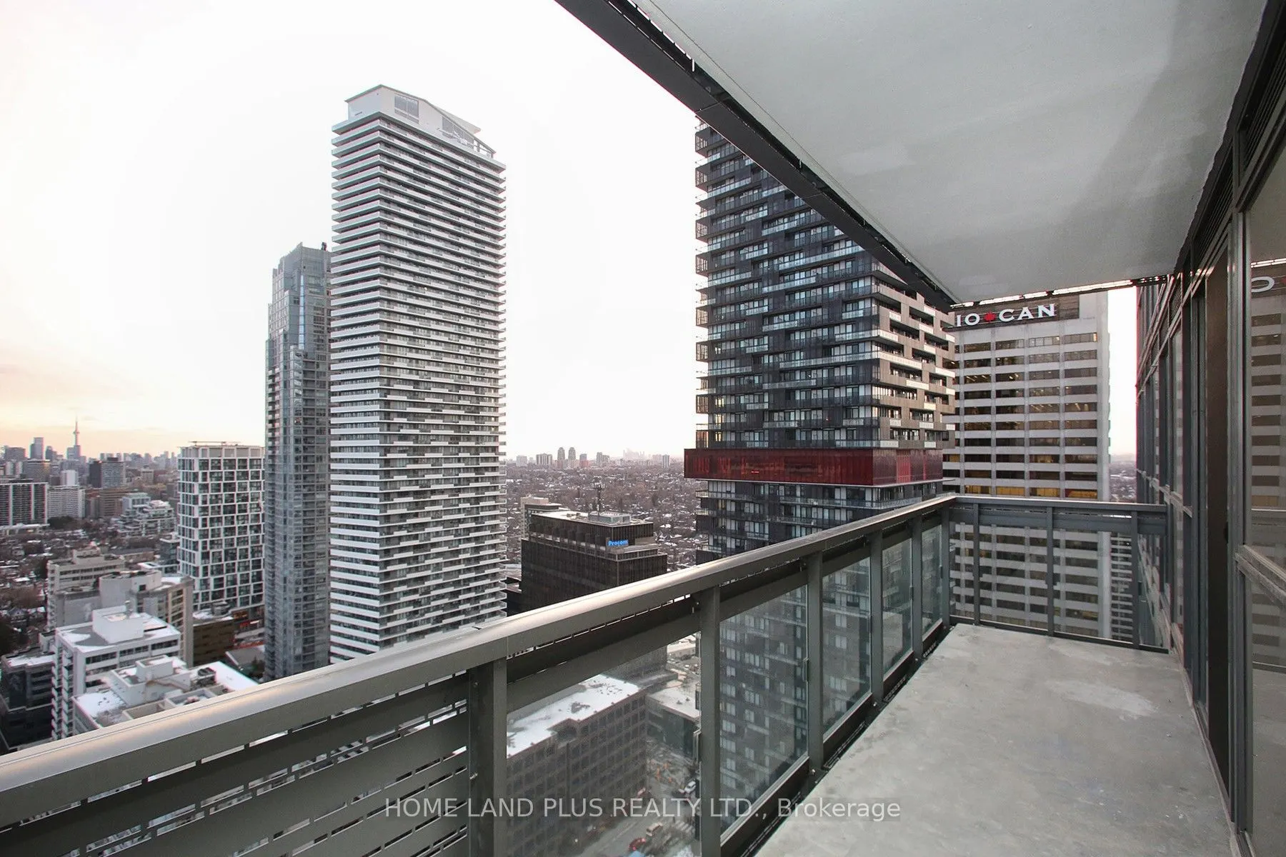 39 Roehampton Avenue #2704
