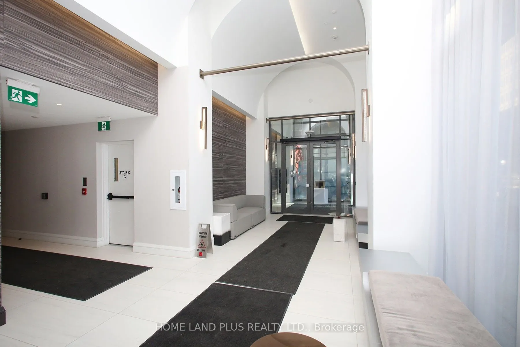 39 Roehampton Avenue #2704