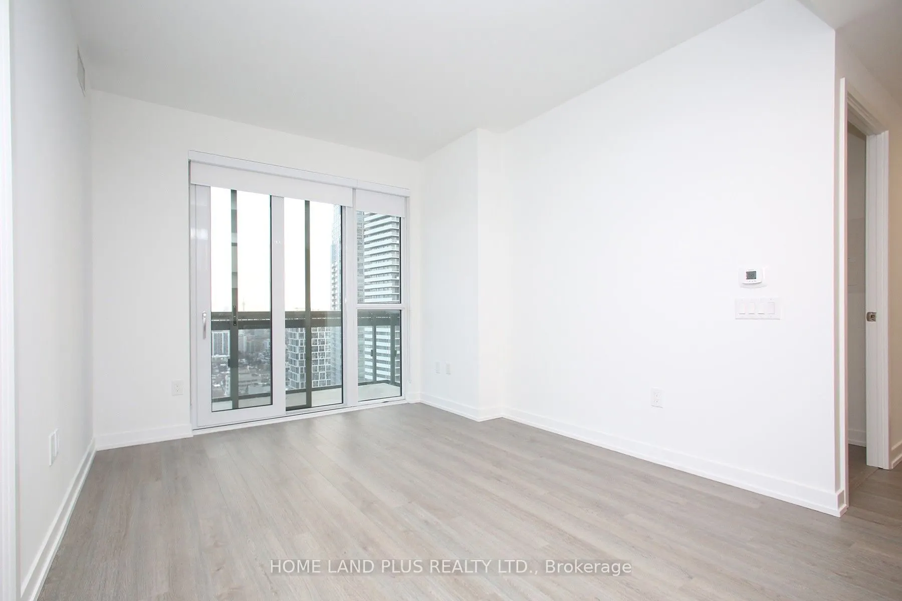 39 Roehampton Avenue #2704