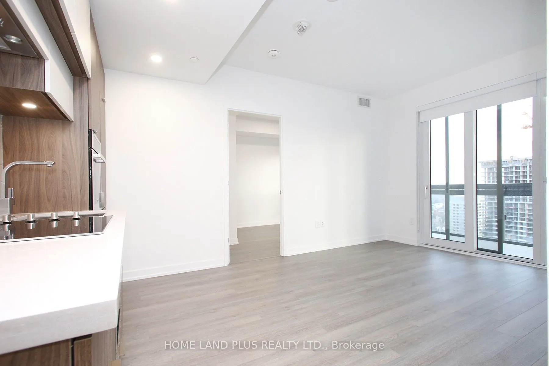 39 Roehampton Avenue #2704