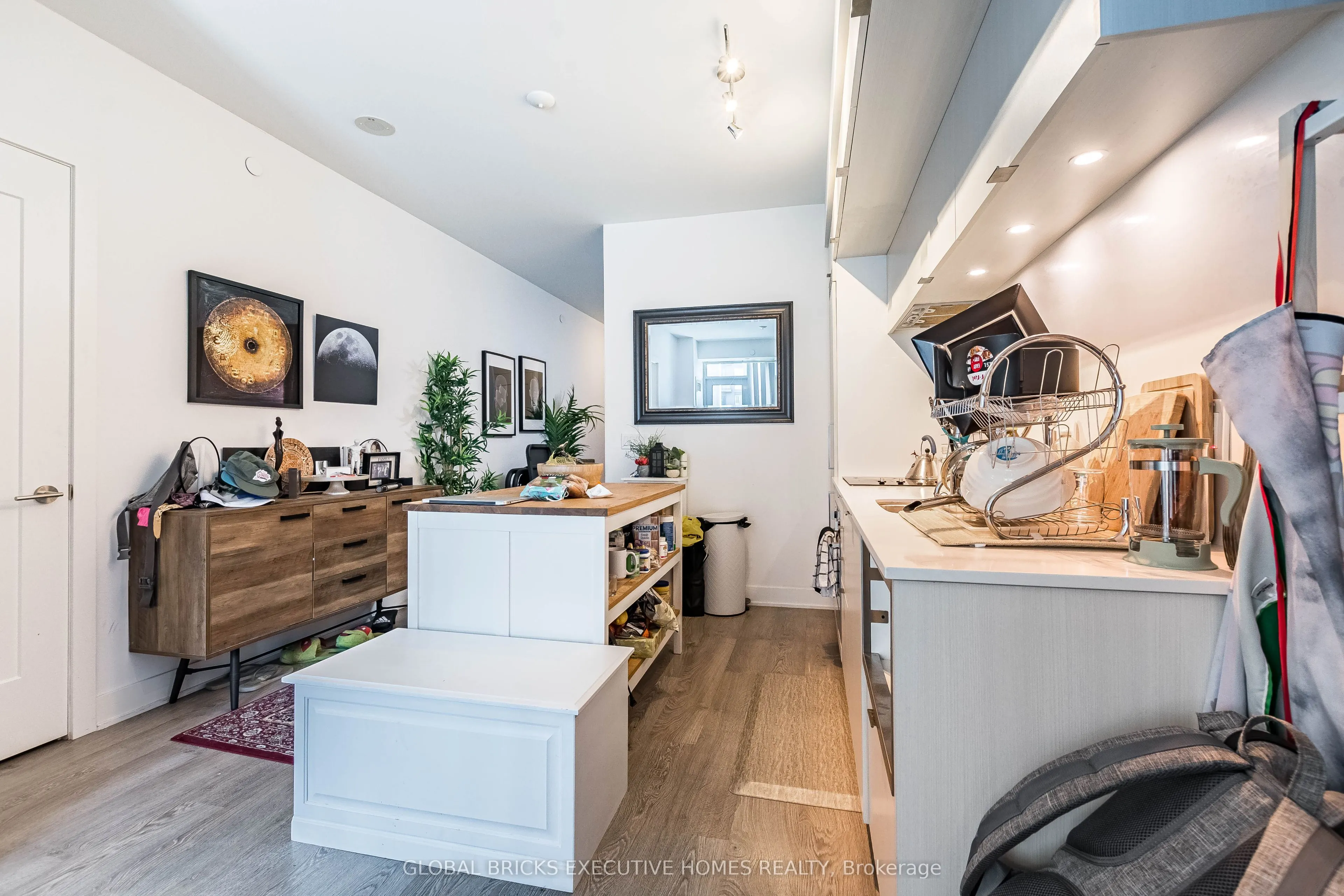 38 Cameron Street #602