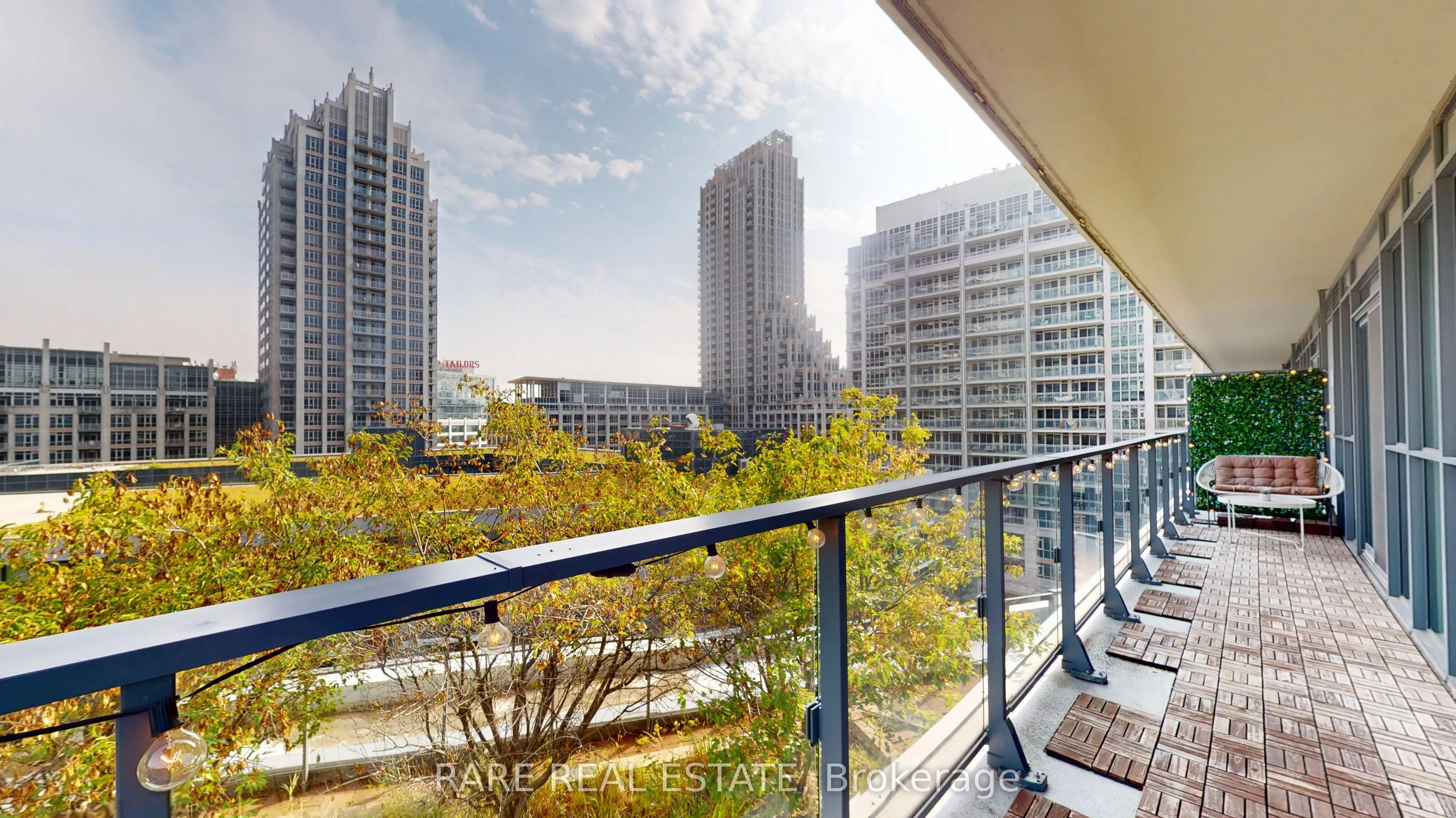 50 Bruyeres Mews #905