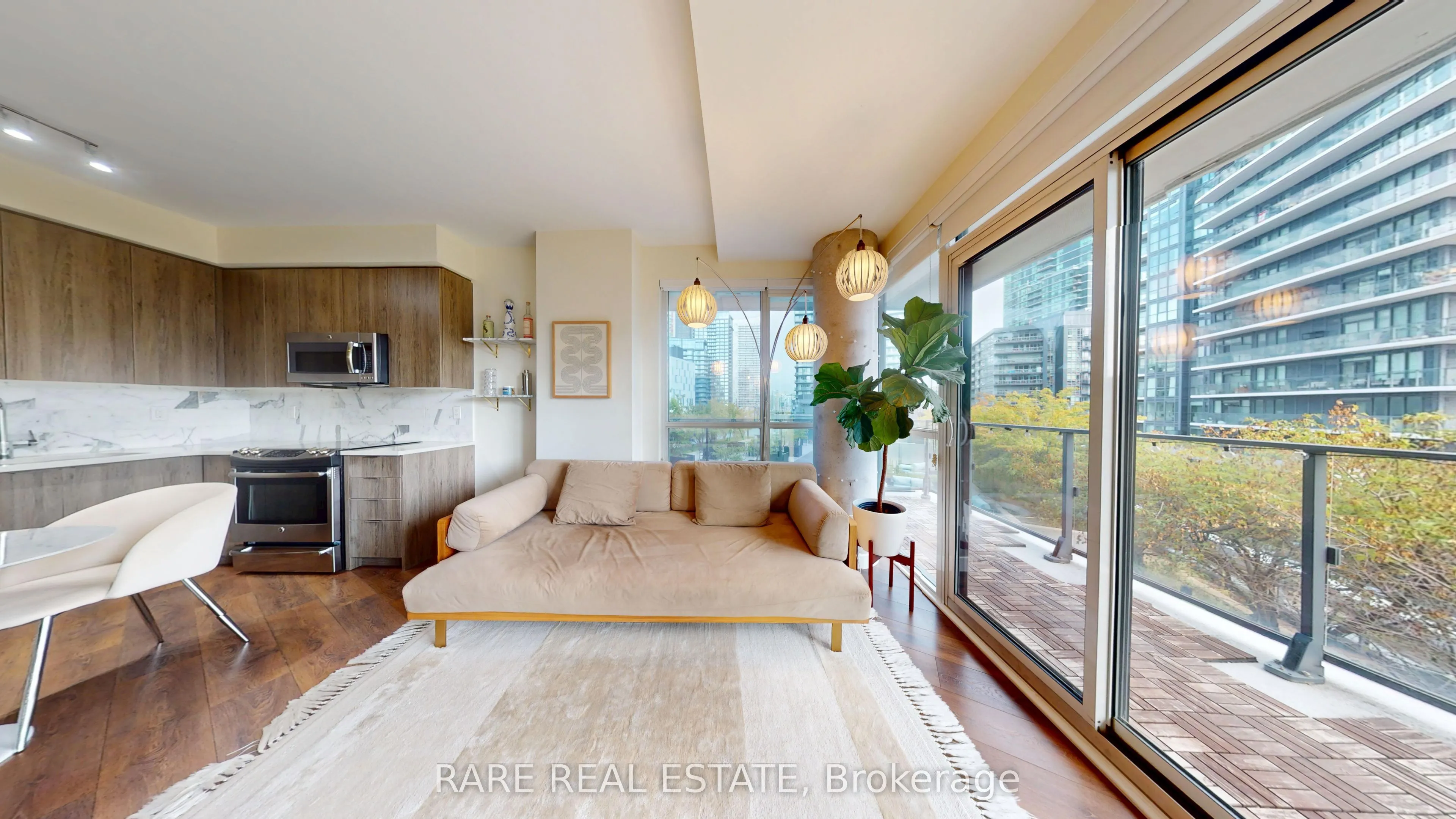 50 Bruyeres Mews #905