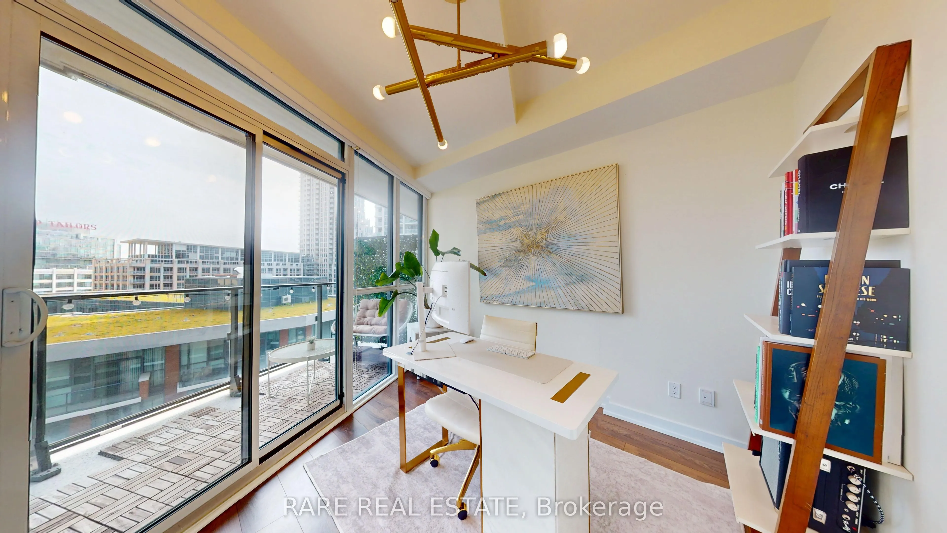 50 Bruyeres Mews #905