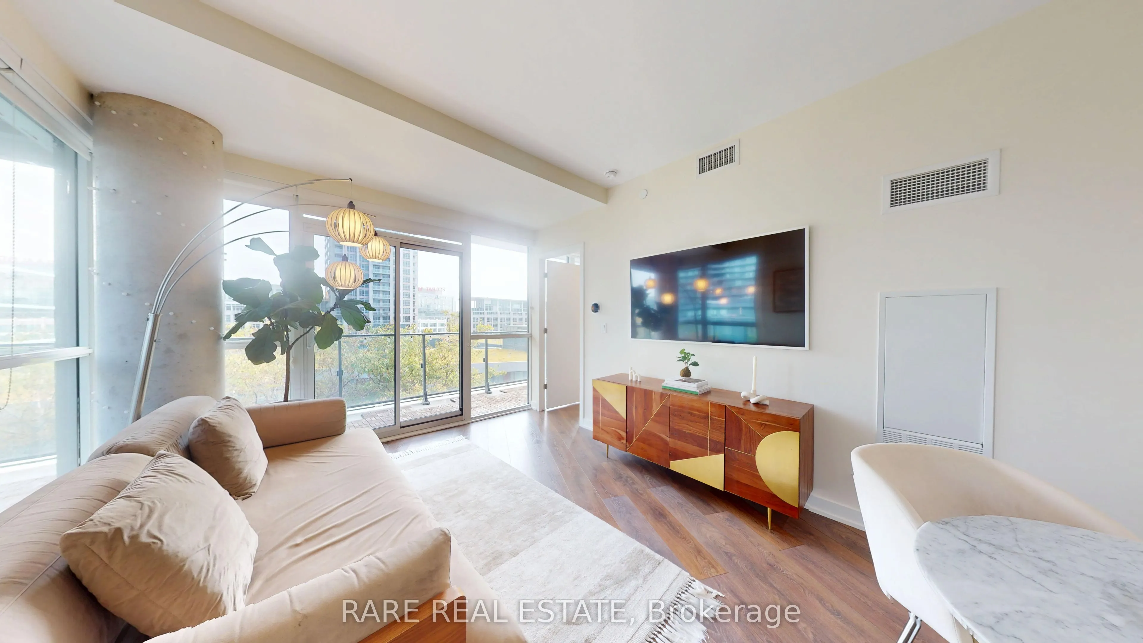 50 Bruyeres Mews #905