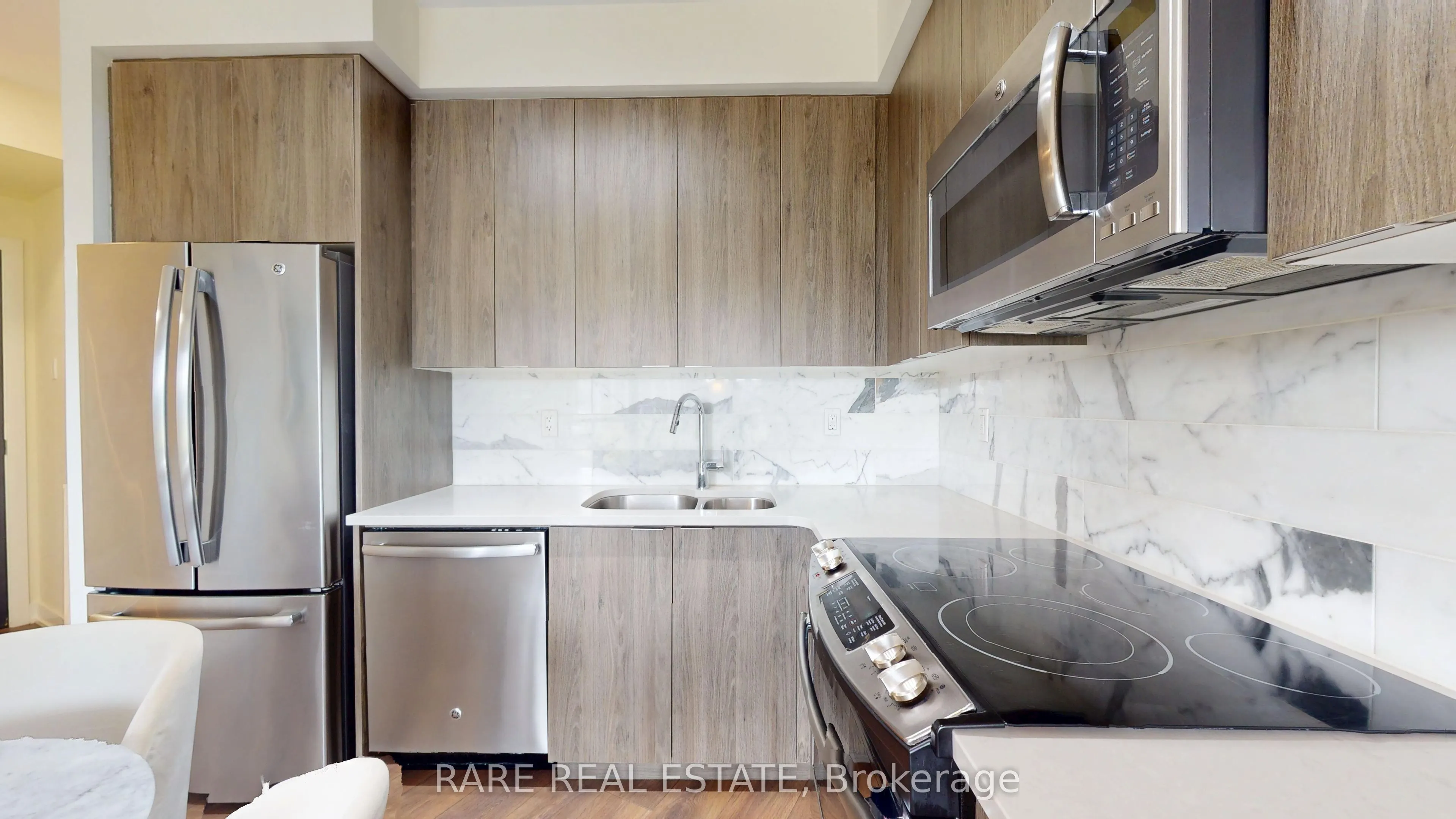 50 Bruyeres Mews #905