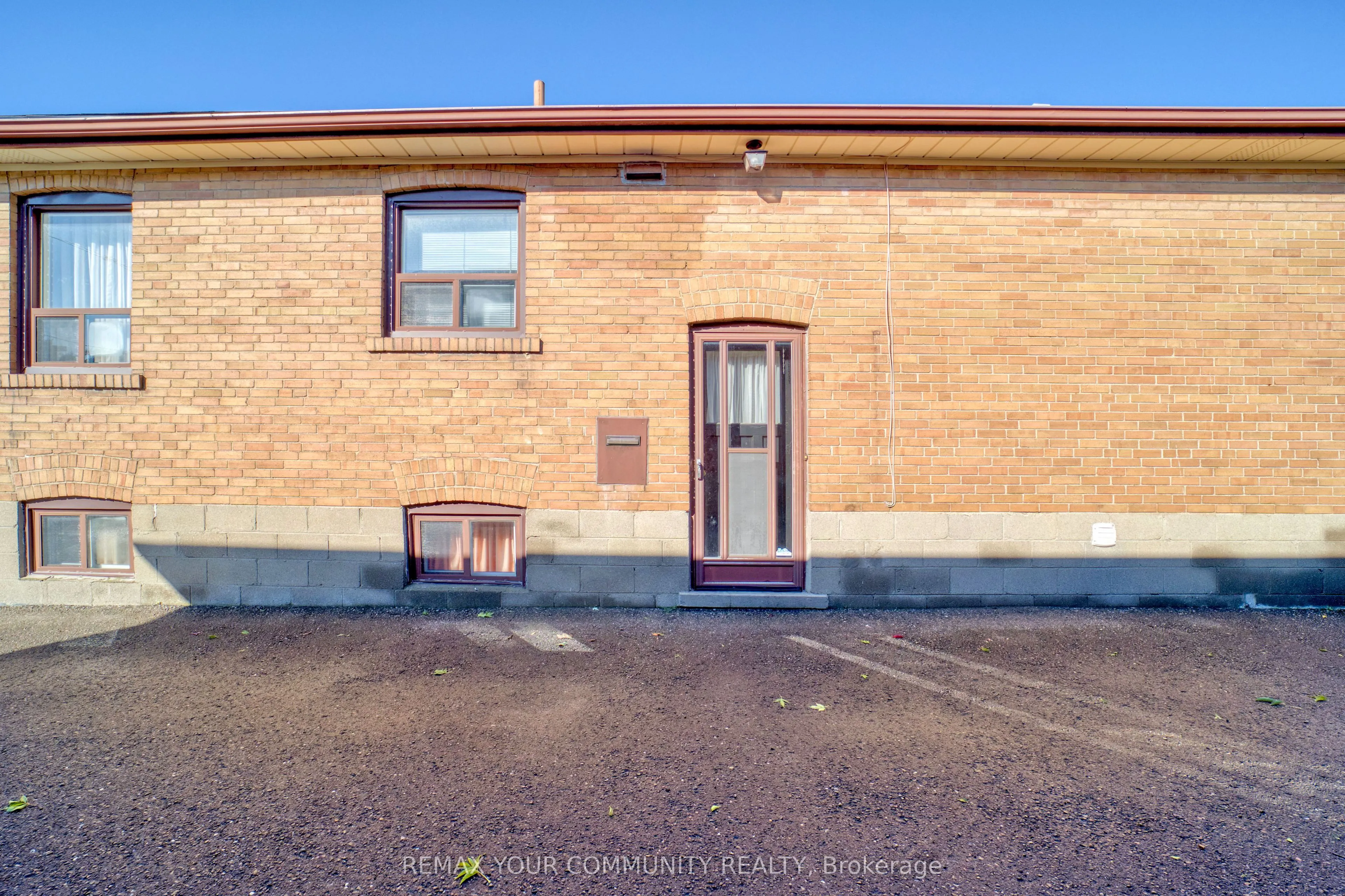 48 Alexis Boulevard