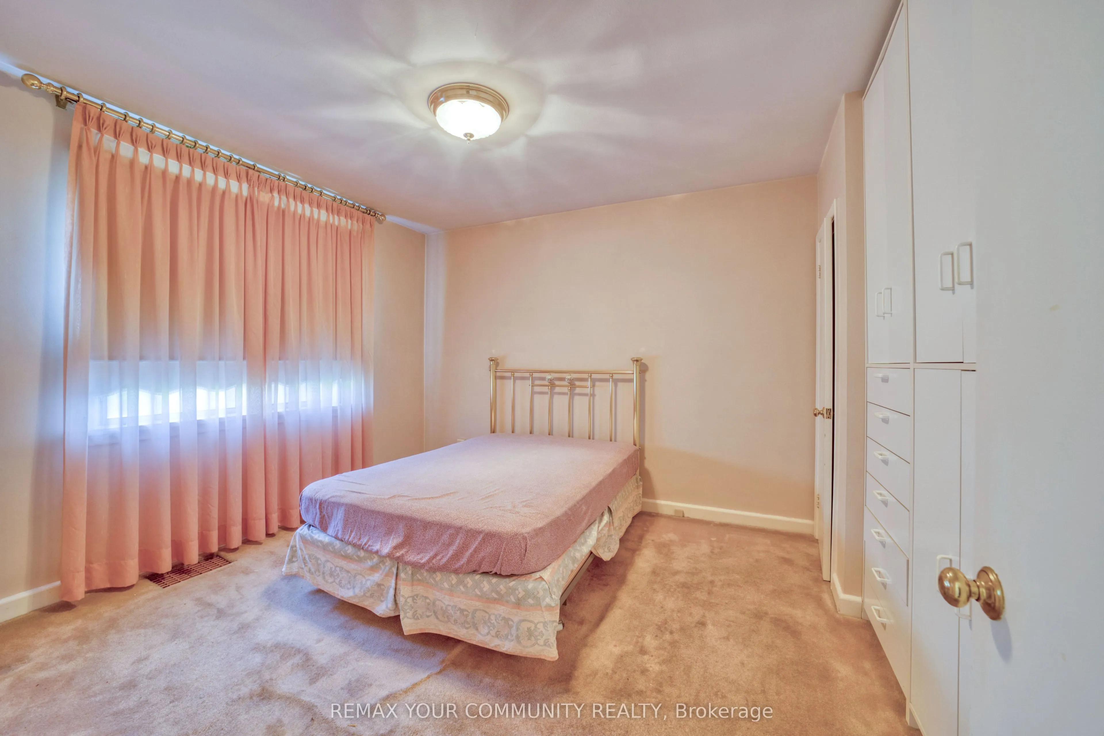 48 Alexis Boulevard