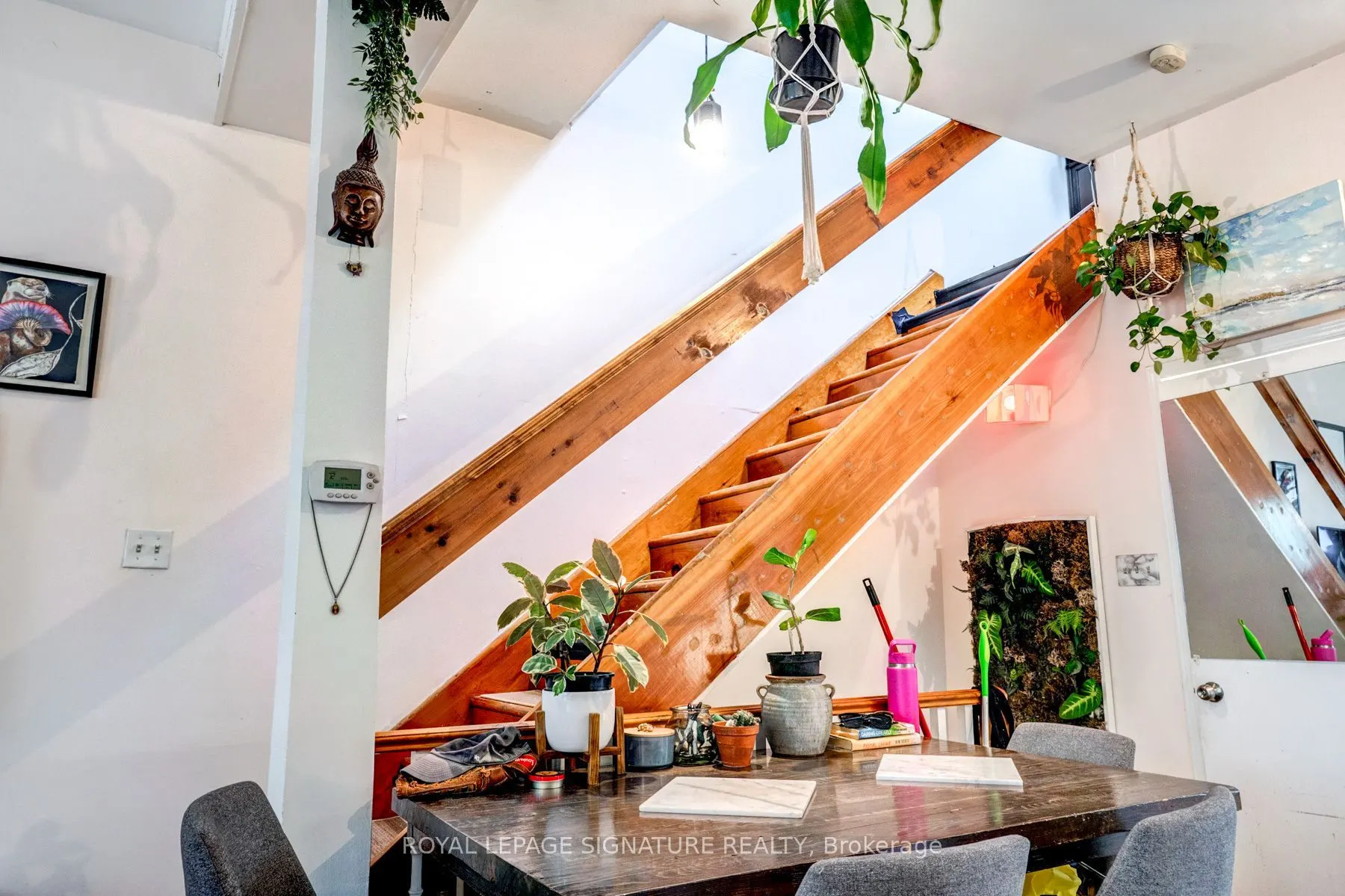 930 King Street W