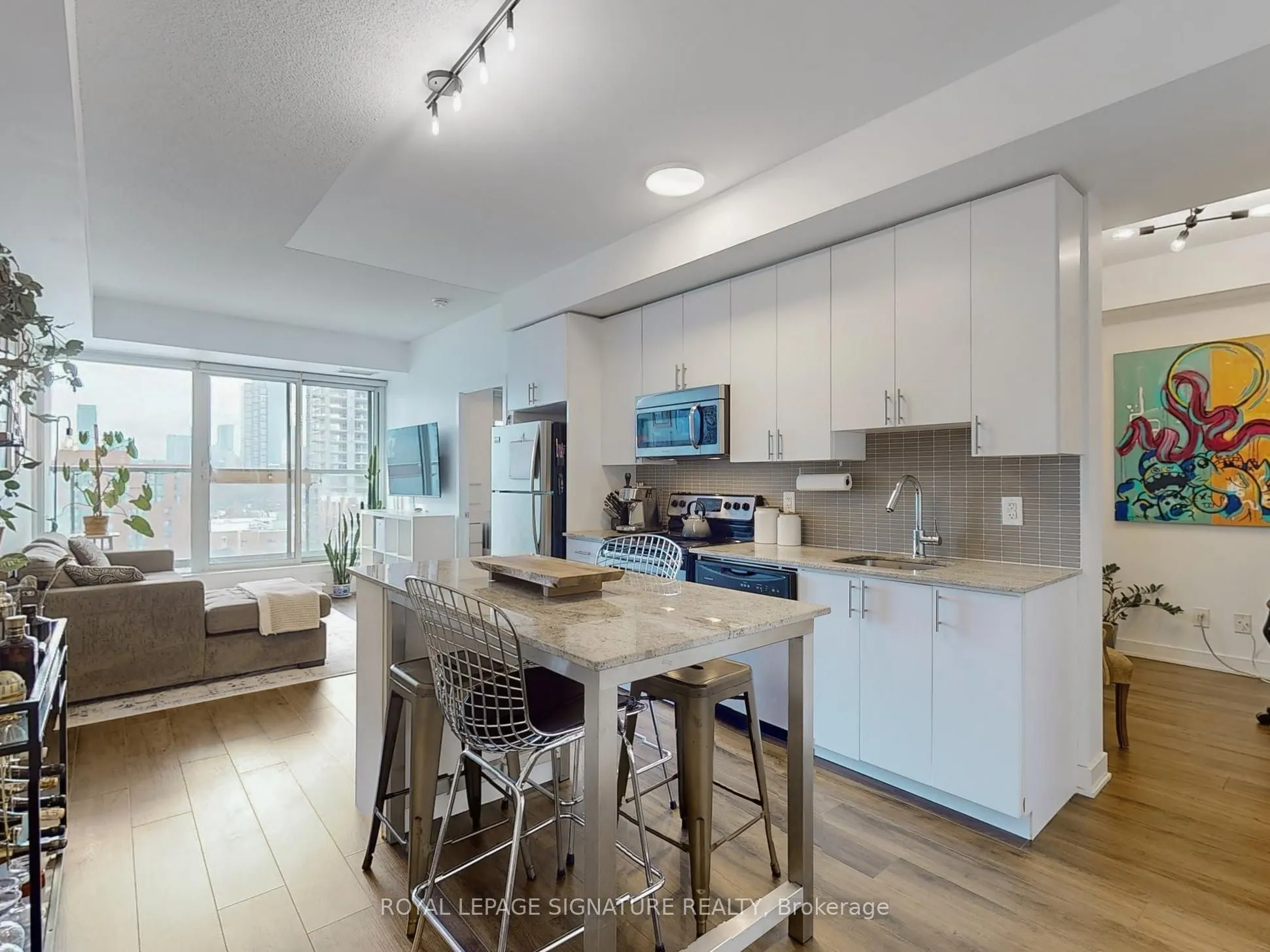 260 Sackville Street #1002