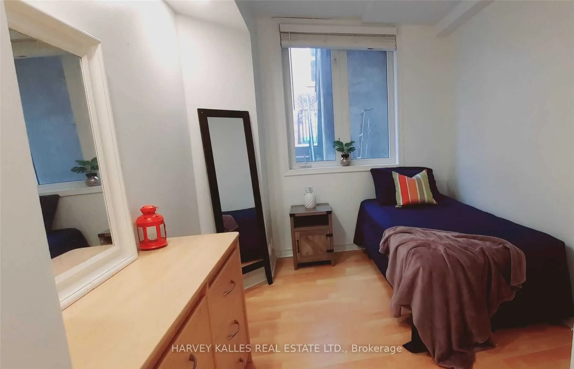 28 Douro Street #220