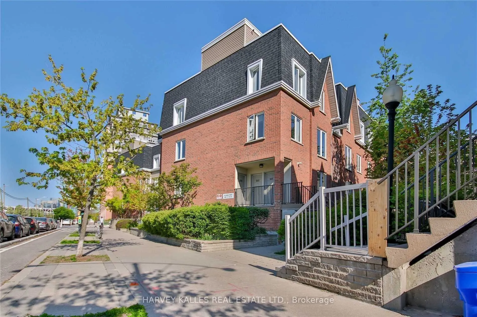 28 Douro Street #220
