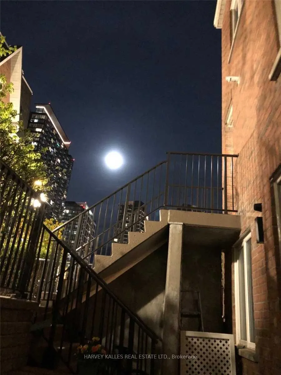 28 Douro Street #220
