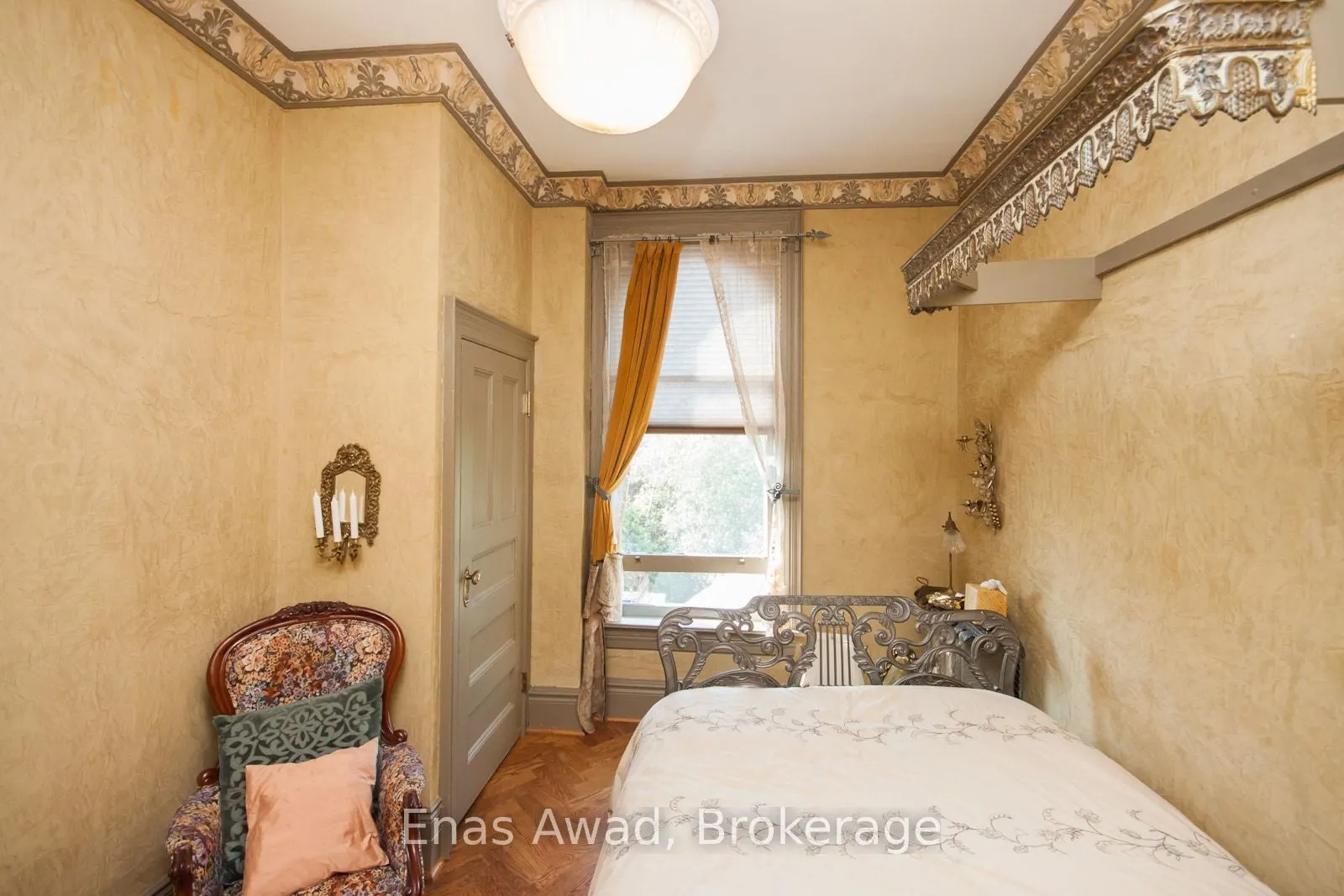 97 Glengrove Avenue W