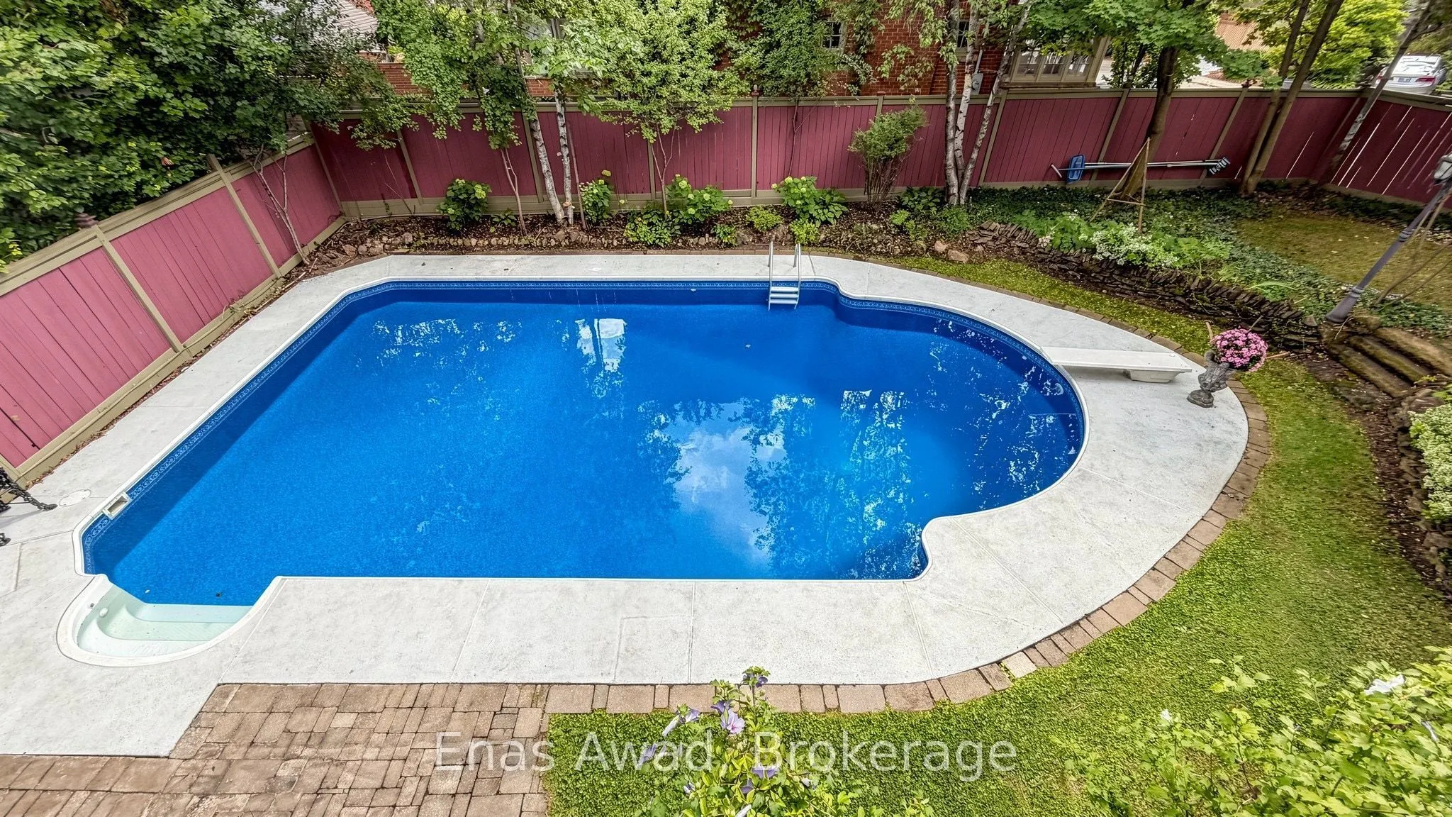 97 Glengrove Avenue W
