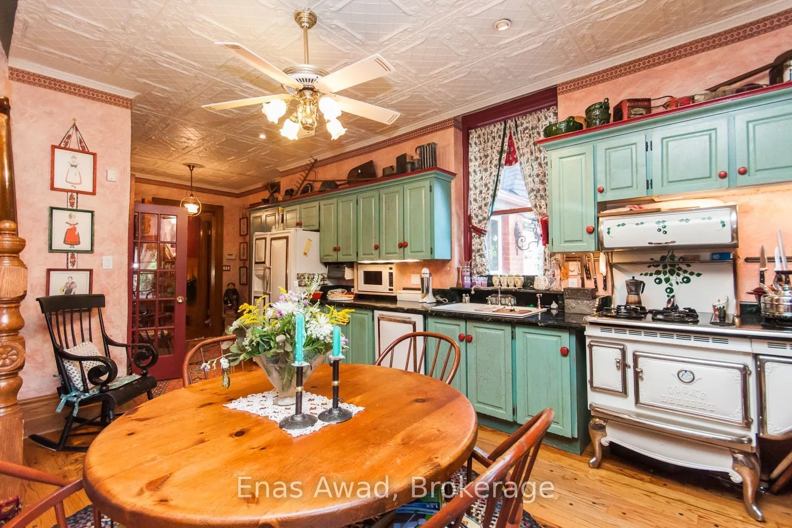97 Glengrove Avenue W