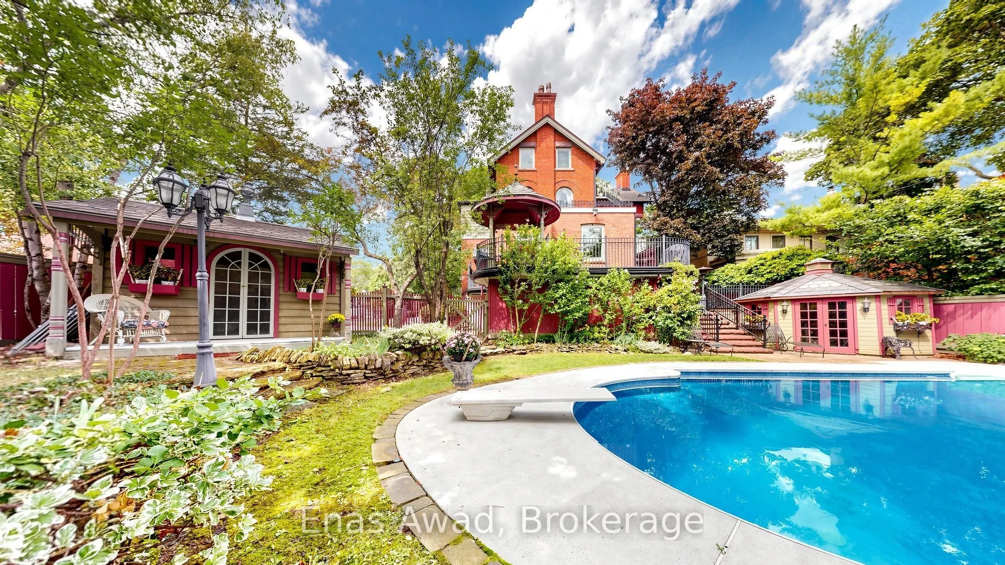 97 Glengrove Avenue W