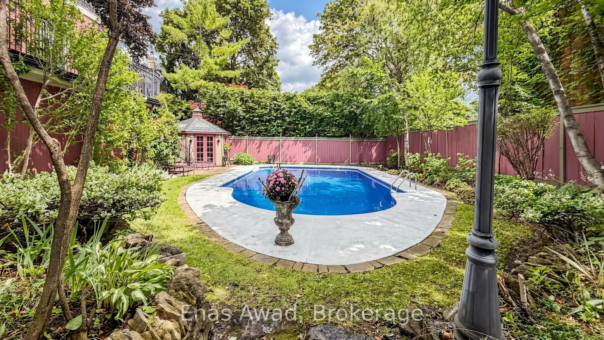 97 Glengrove Avenue W