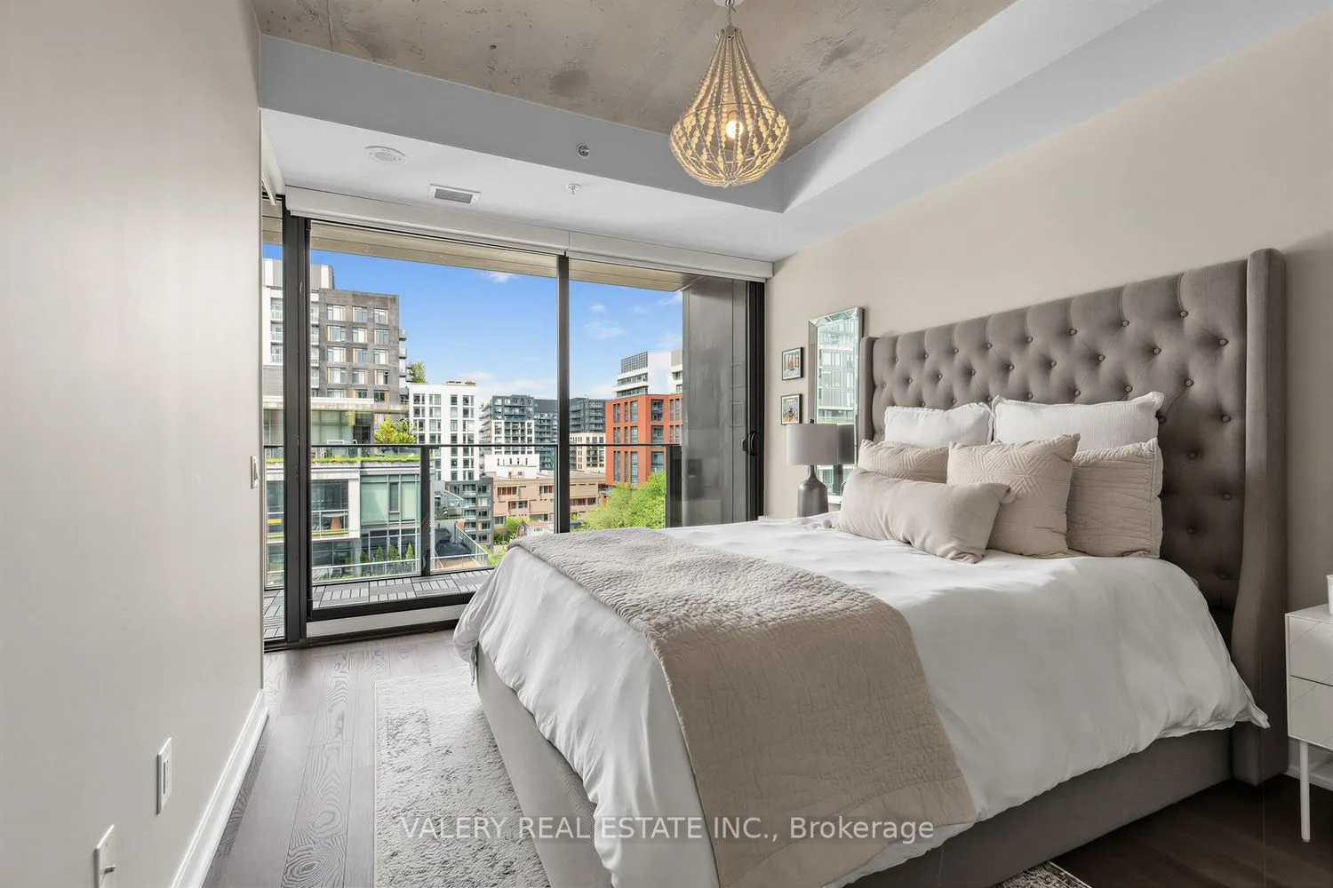 629 King Street W #1022