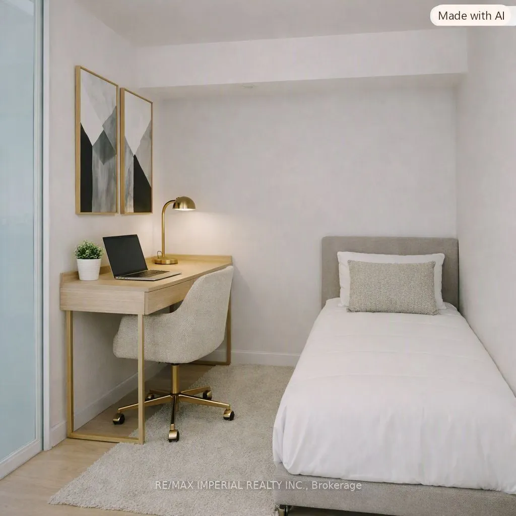 15 Queens Quay E #205