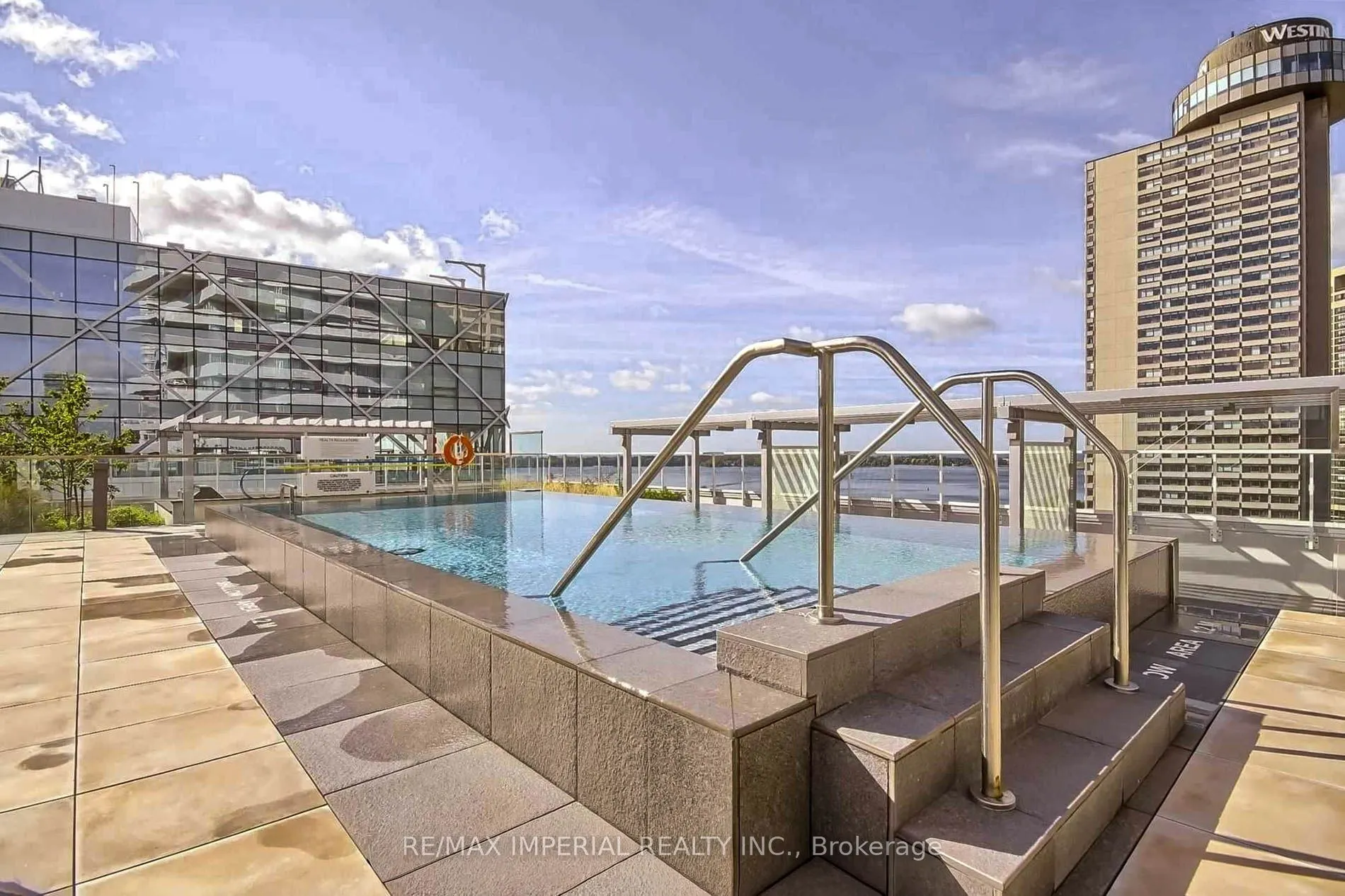 15 Queens Quay E #205