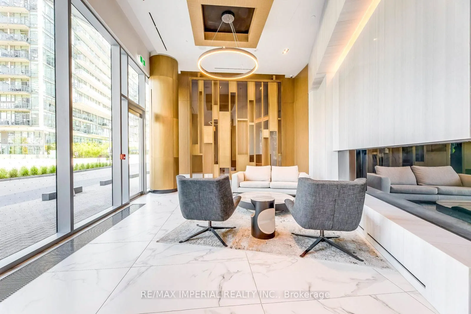 15 Queens Quay E #205