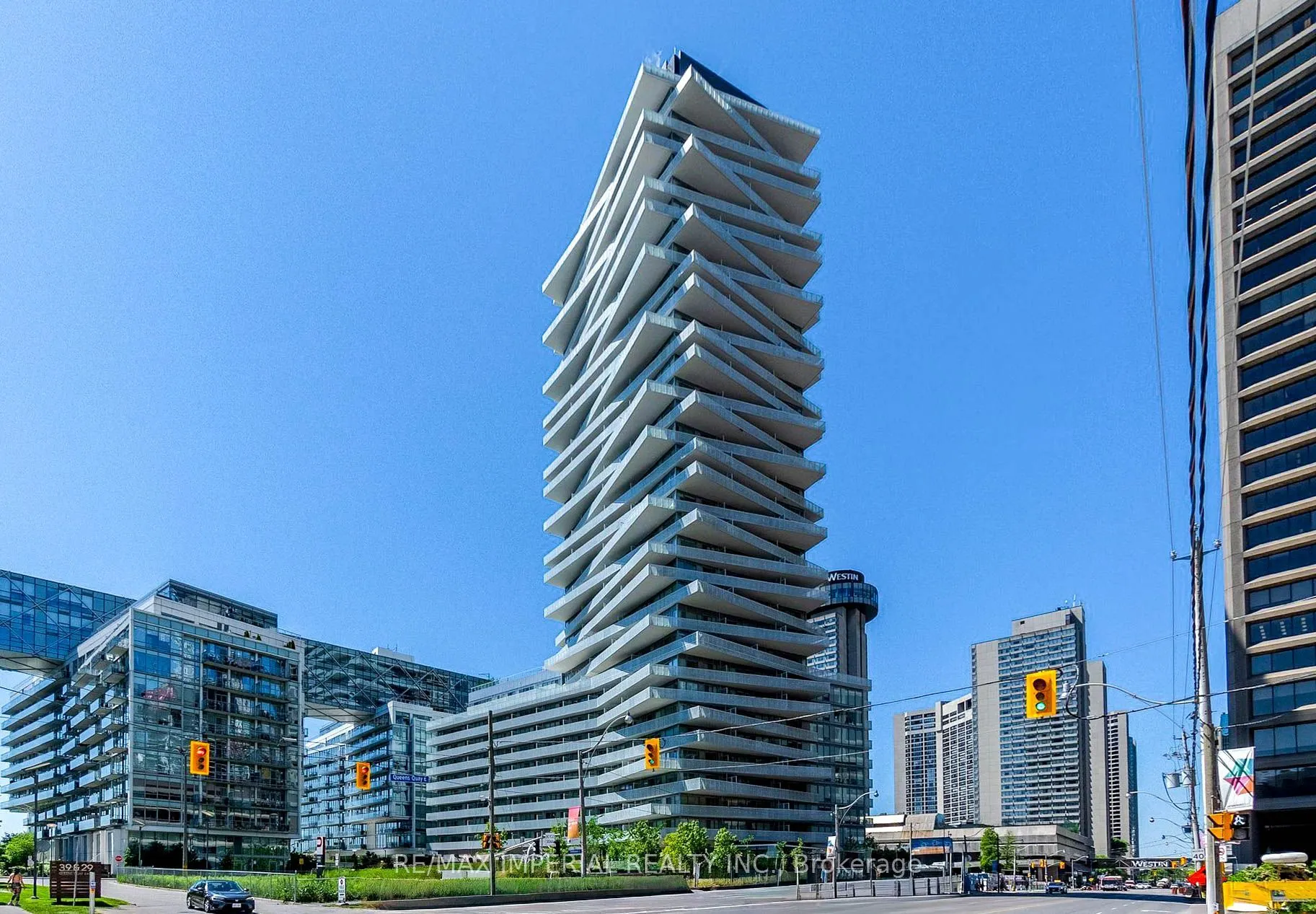 15 Queens Quay E #205
