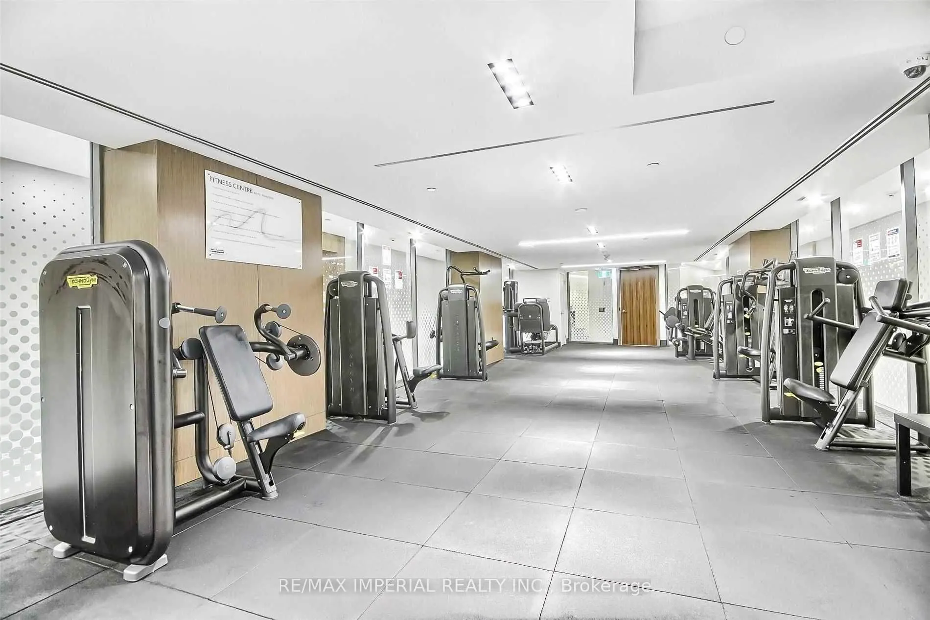 15 Queens Quay E #205