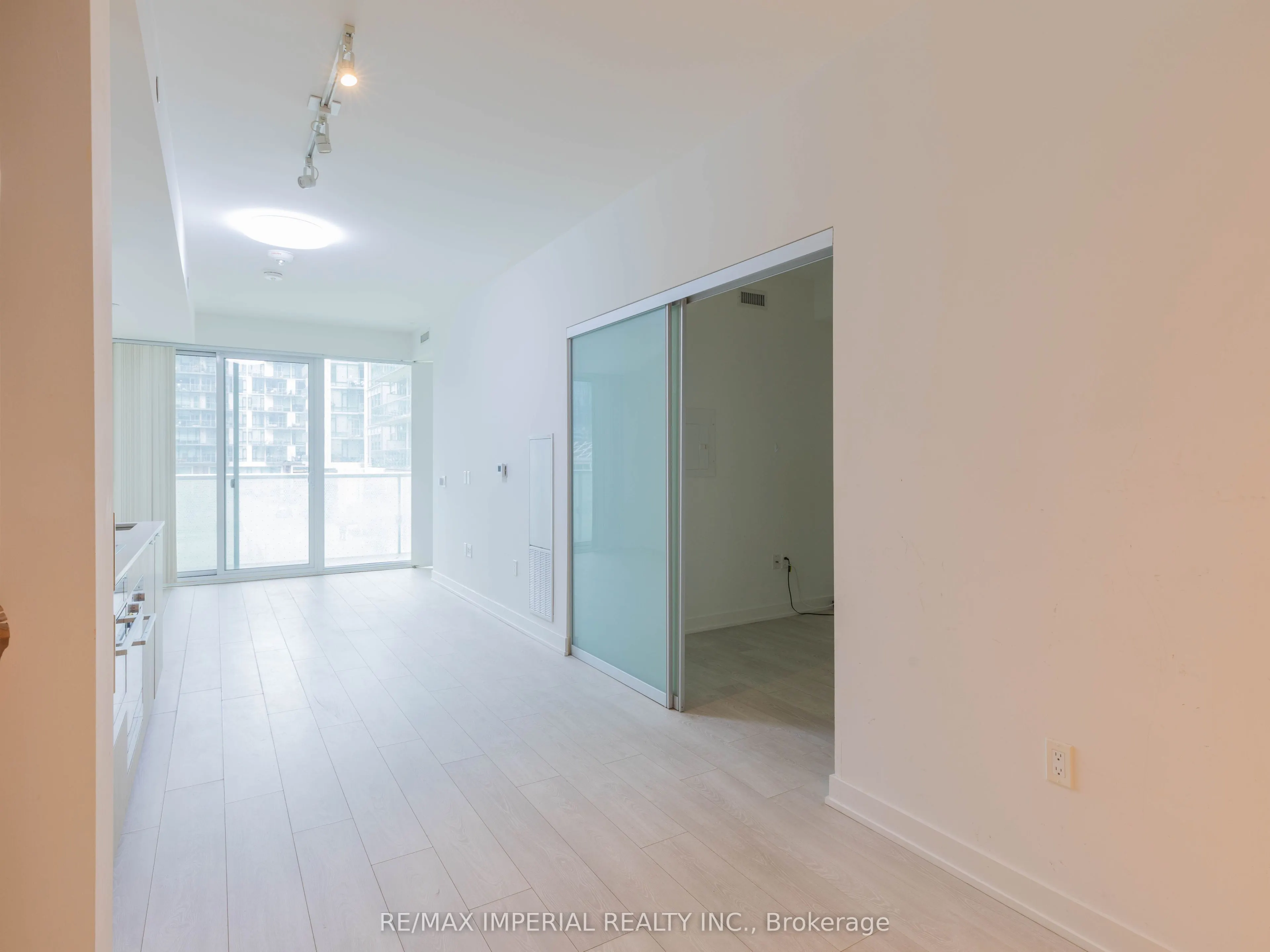 15 Queens Quay E #205