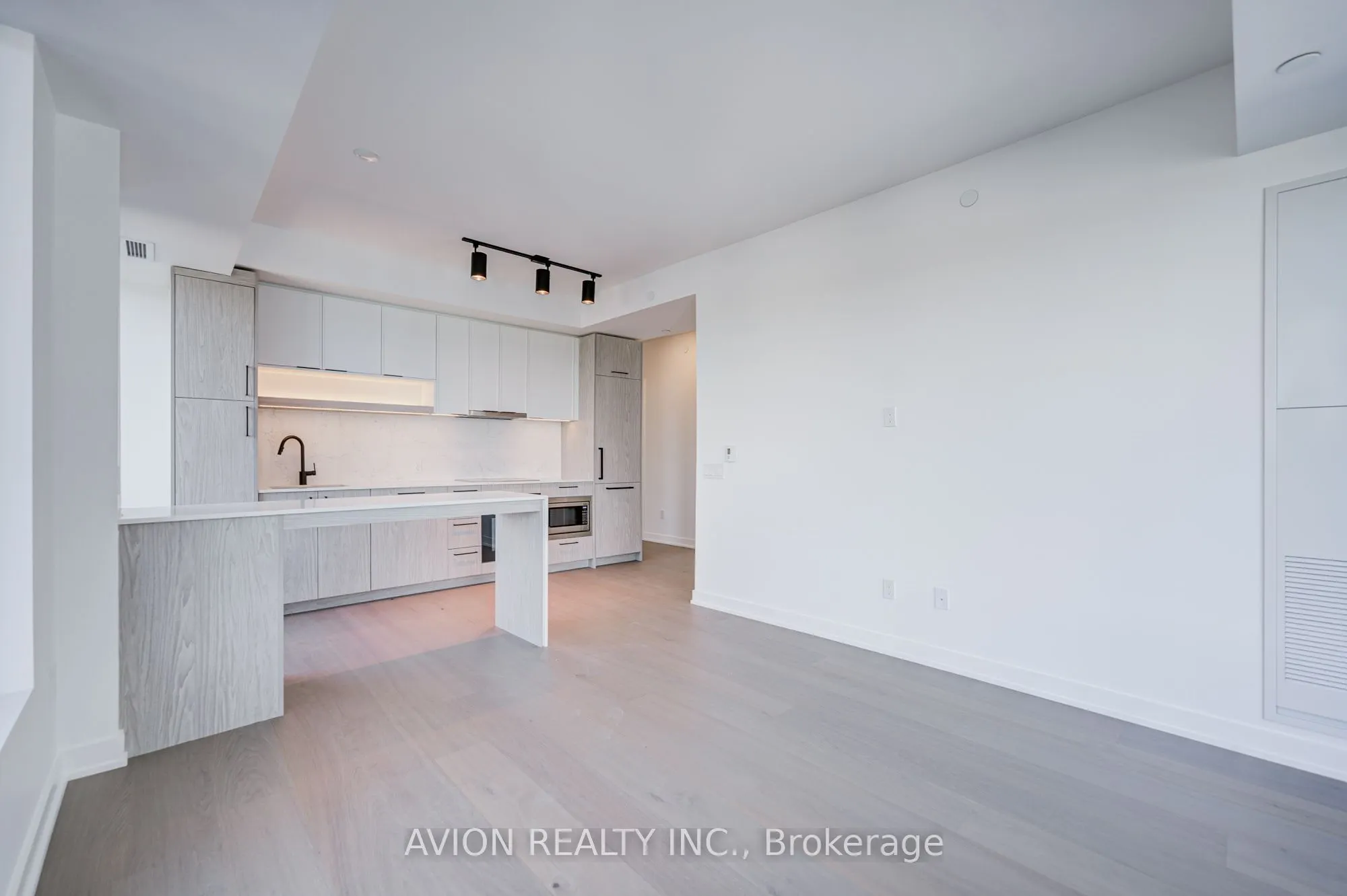 89 MontClair Avenue #1016