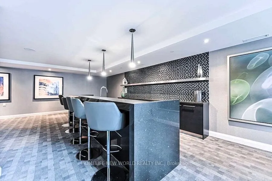 525 Adelaide Street W #719