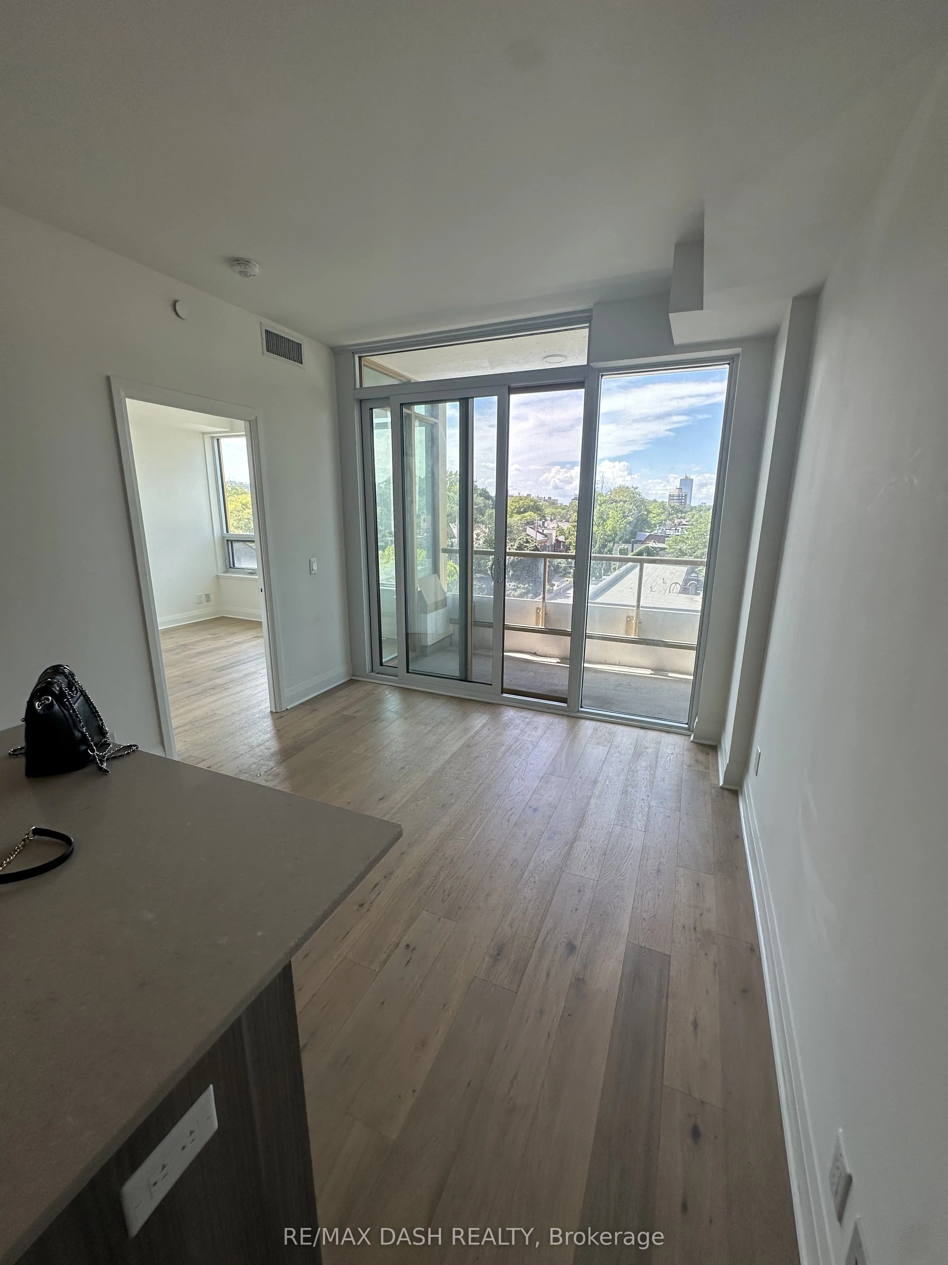 151 Avenue Road #501