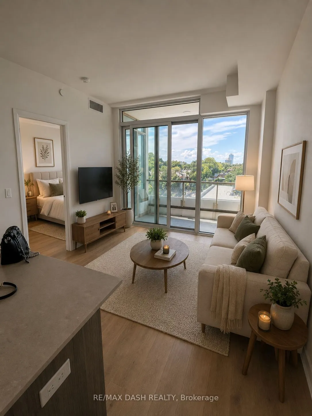 151 Avenue Road #501