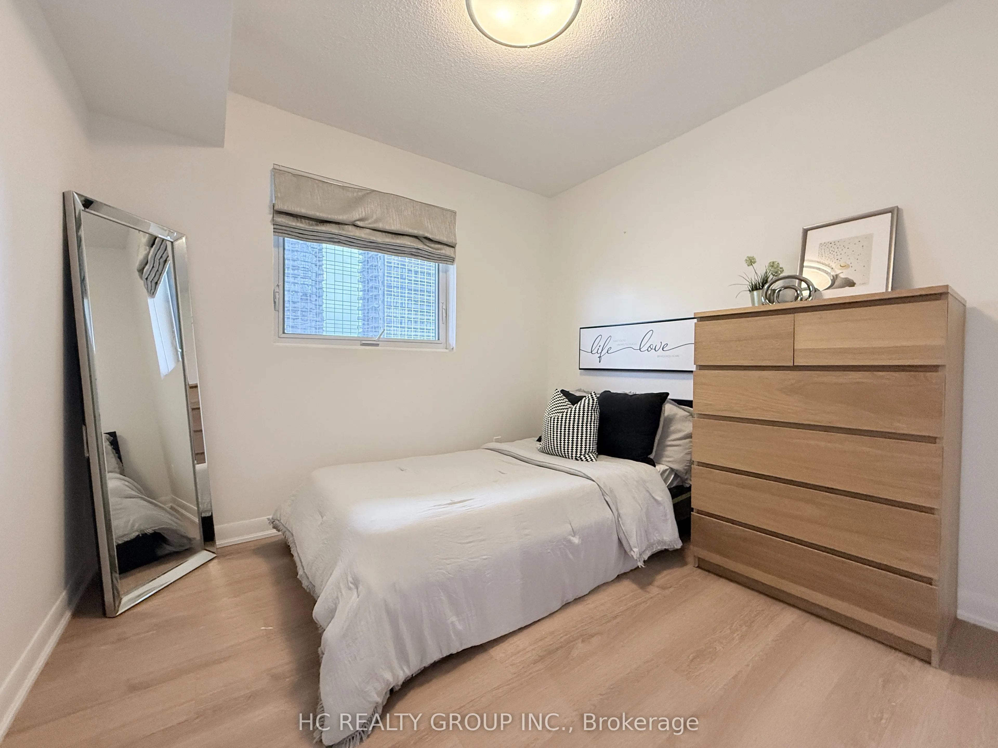 5168 Yonge Street #1712